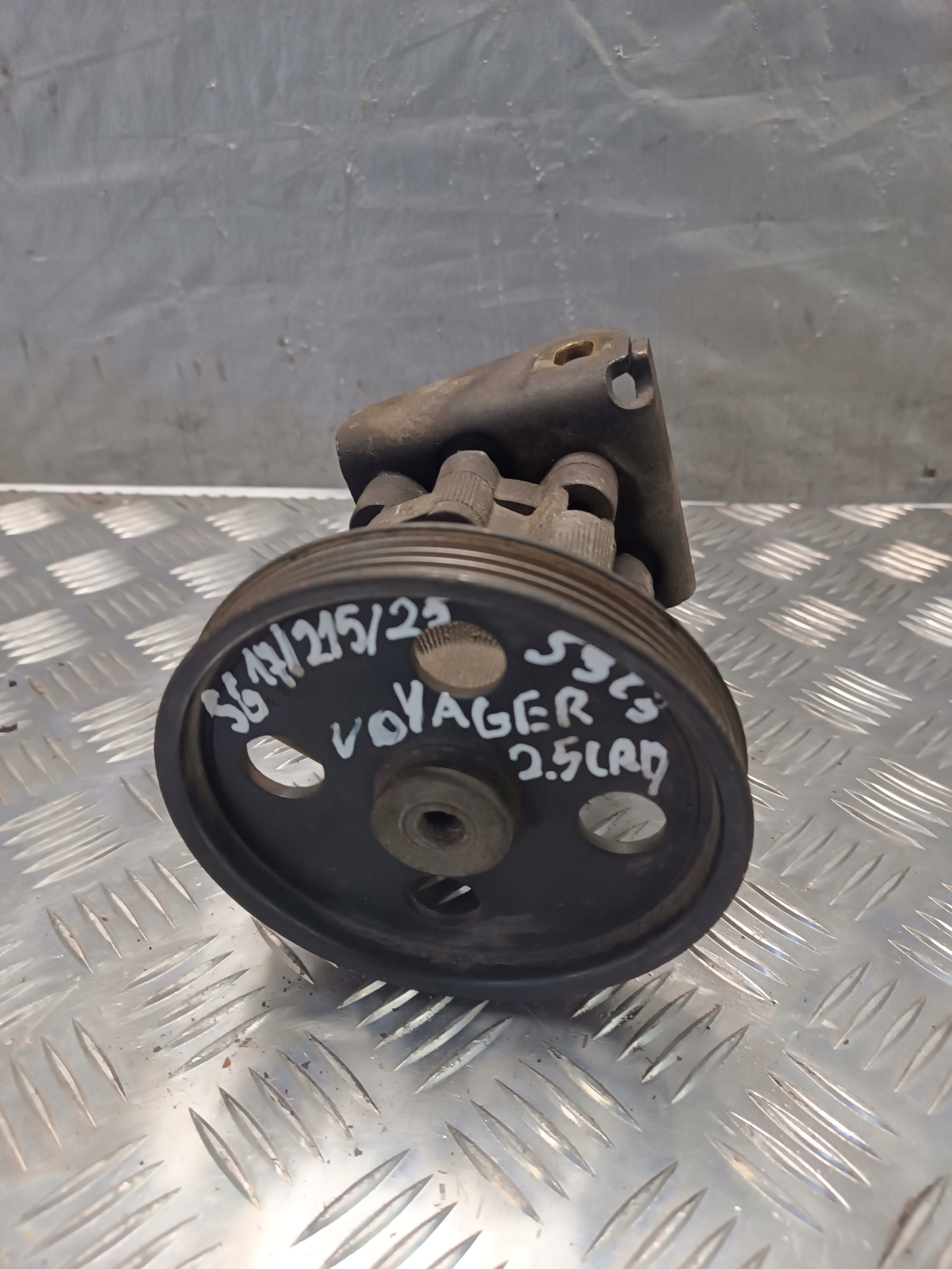 Pompa servosterzo CHRYSLER VOYAGER IV 2002r 2.5CRD