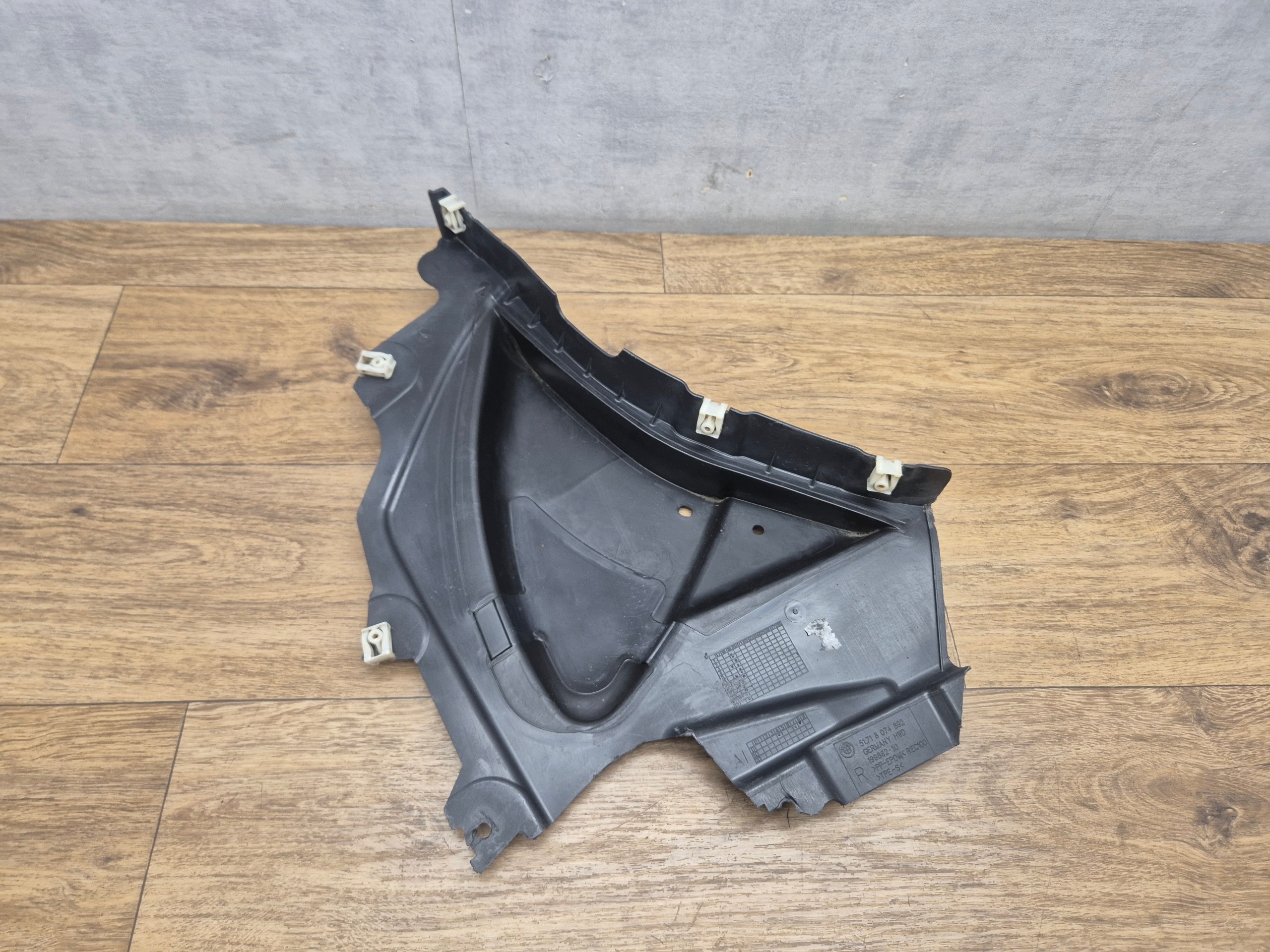 BMW 3 G20 G21 right TROJKAT mudguard cover lower front m-packet 8074892