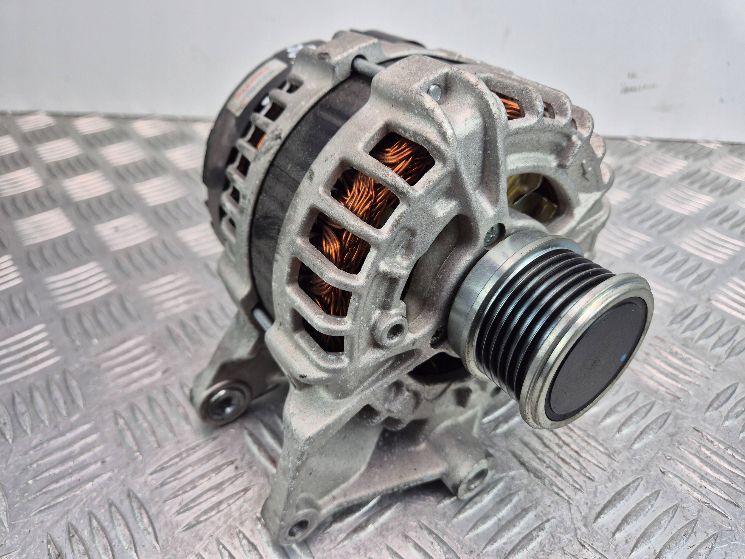 Mercedes E200 CGI W212 alternator A0009061503