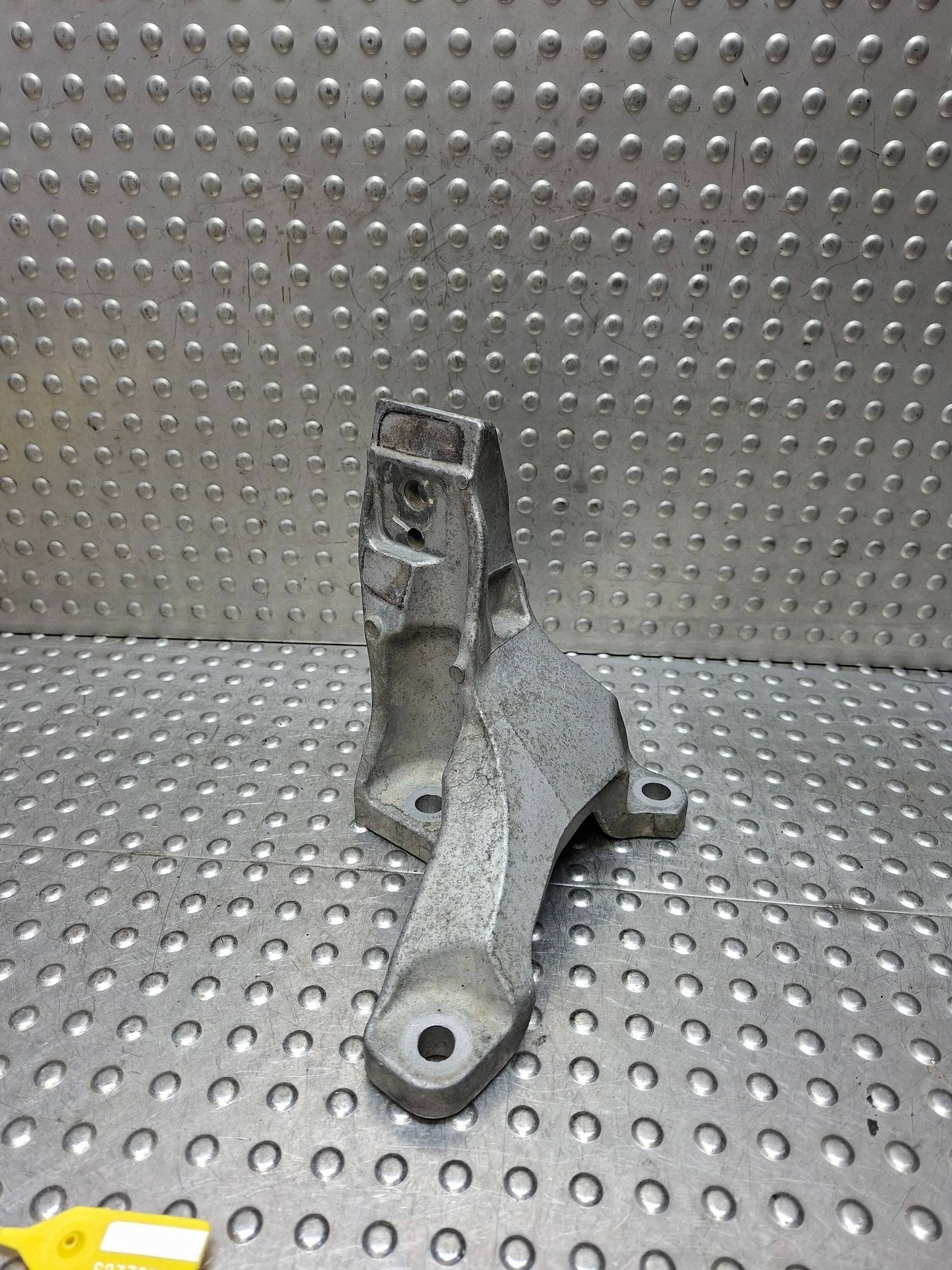 Support Support plaque Moteur RANGE ROVER VELAR L560 17- 3.0 D HK83-6037-BC