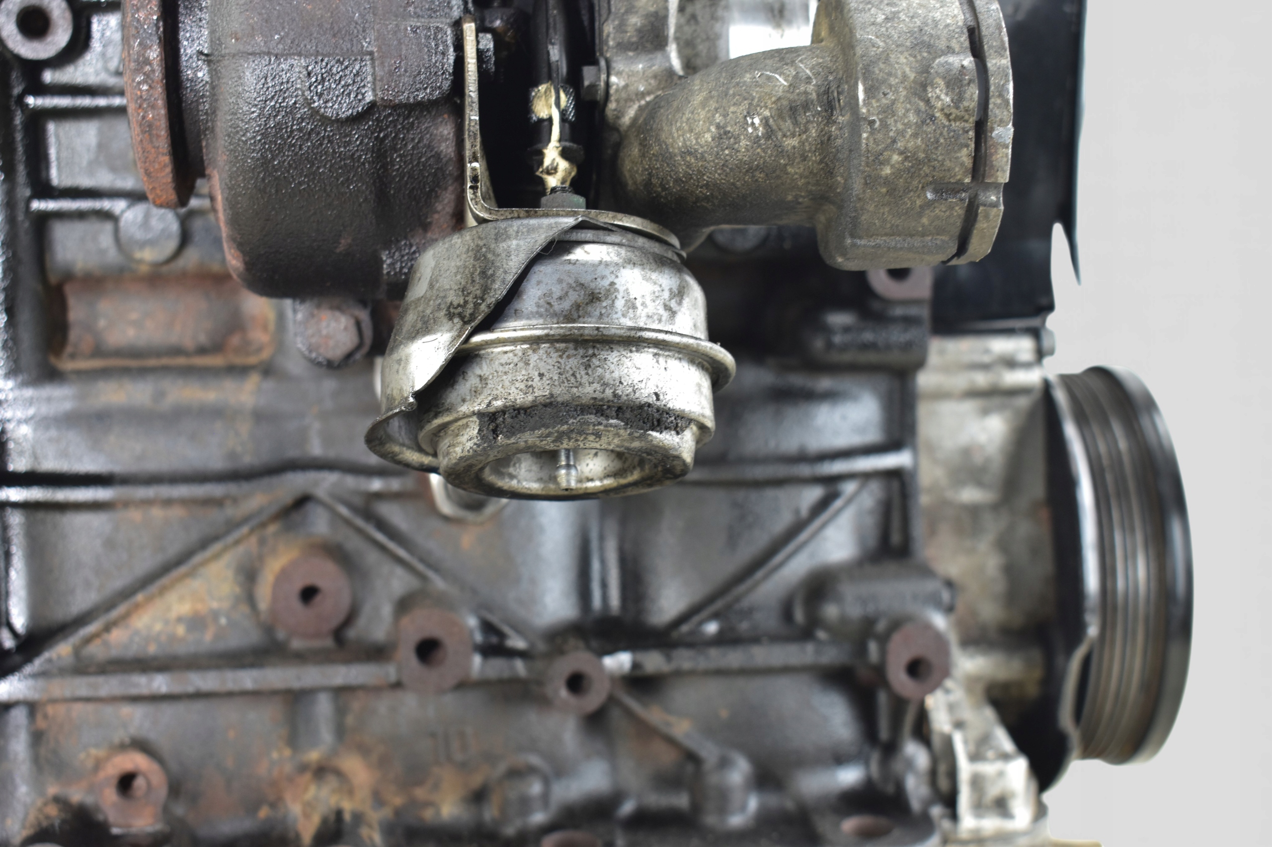 engine PASSAT B6 GOLF V TOURAN OCTAVIA II TOLEDO 1.9TDI 105KM BXE KOMPRESJA