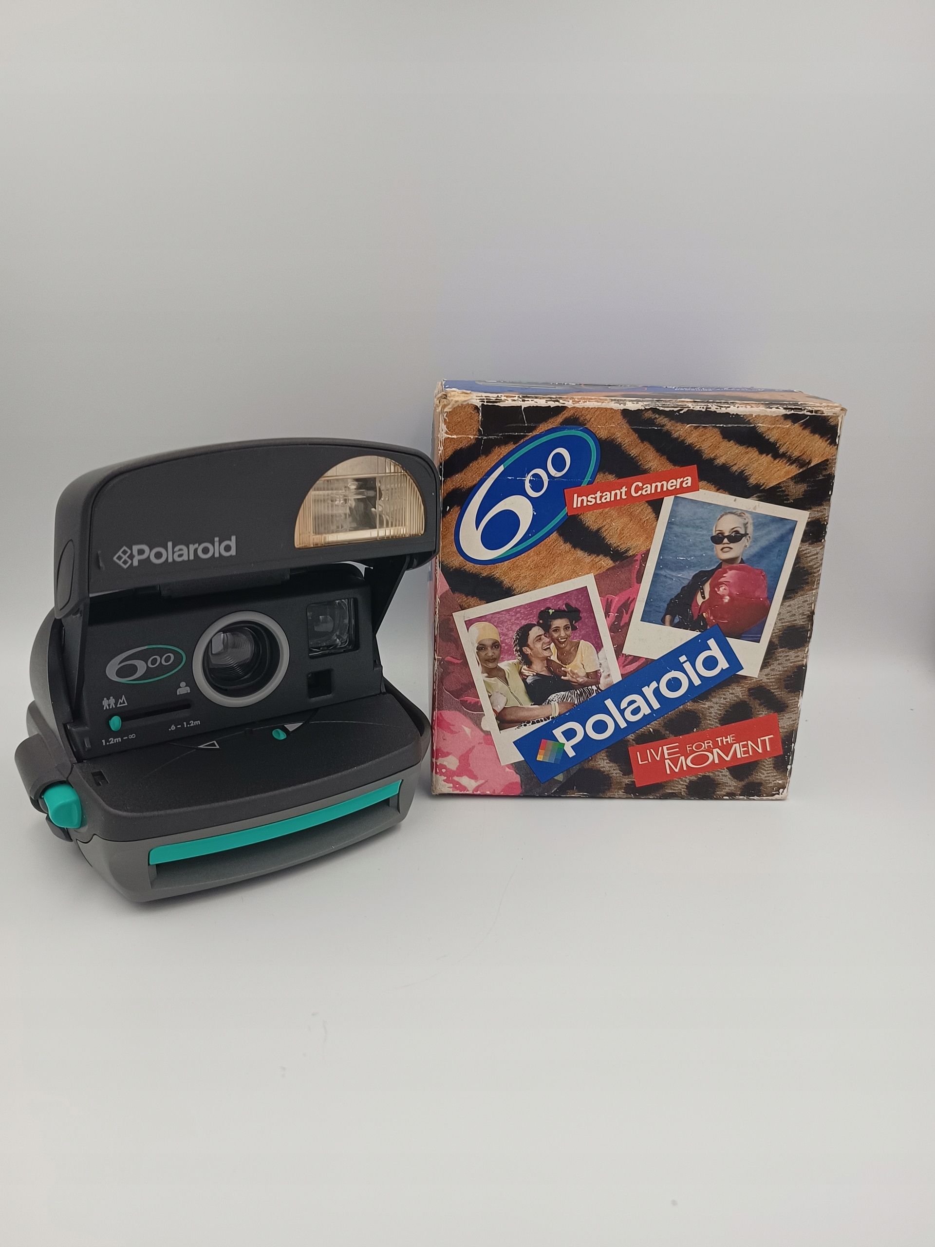 NATYCHMIASTOWY APARAT FOTOGRAFICZNY POLAROID 600