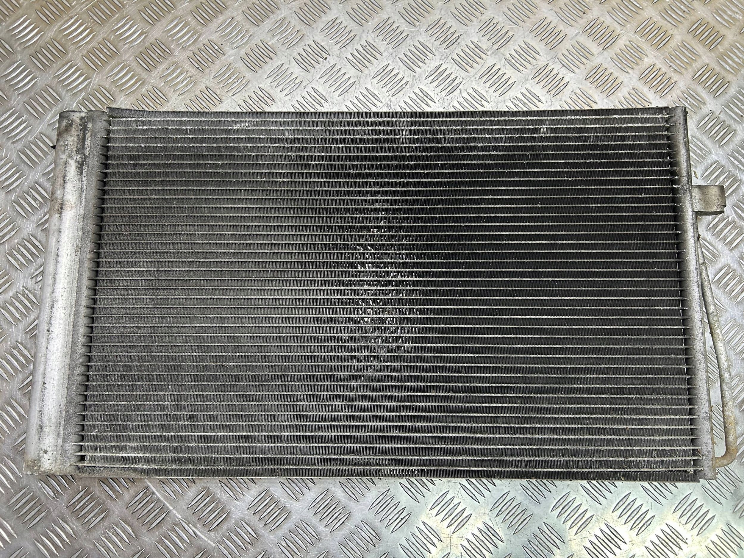 KONDENZÁTOR / klímahütö BMW 3 E90 E91 2005 8381362