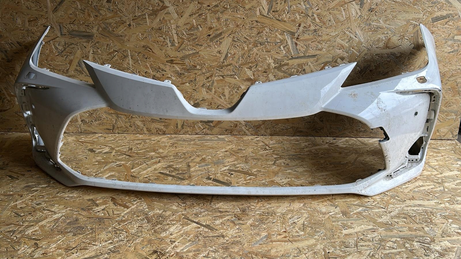 bumper front front TOYOTA COROLLA E21 sedan 19