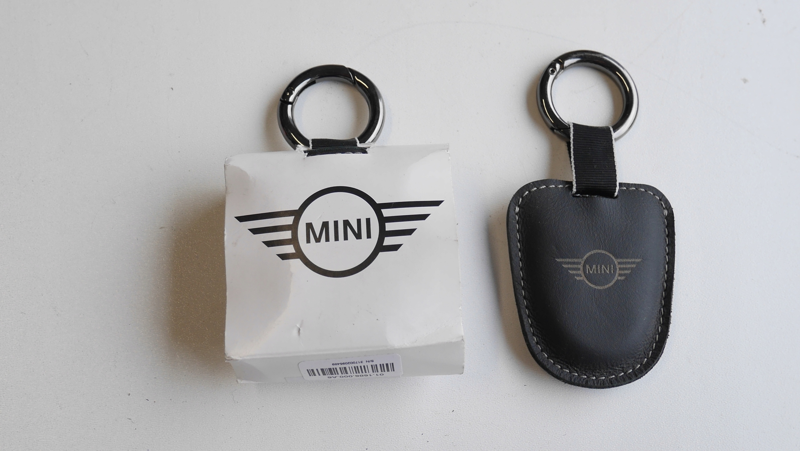 MINI F54 F55 F56 F57 F60 FINDMATE ZNACZNIK 8784972