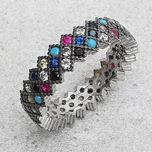 Vroubkovaný snubní prsten s barevnými zirkony