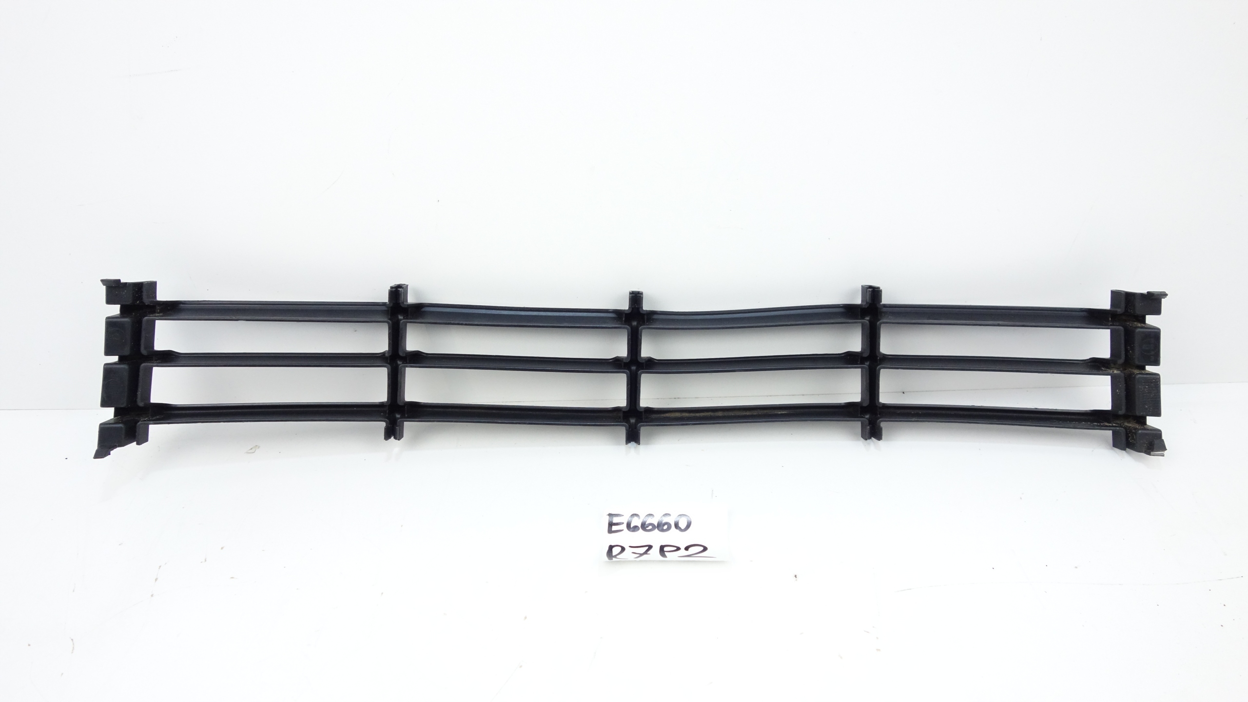 grid central of a bumper front SKODA OCTAVIA II 04-13 1Z0853877