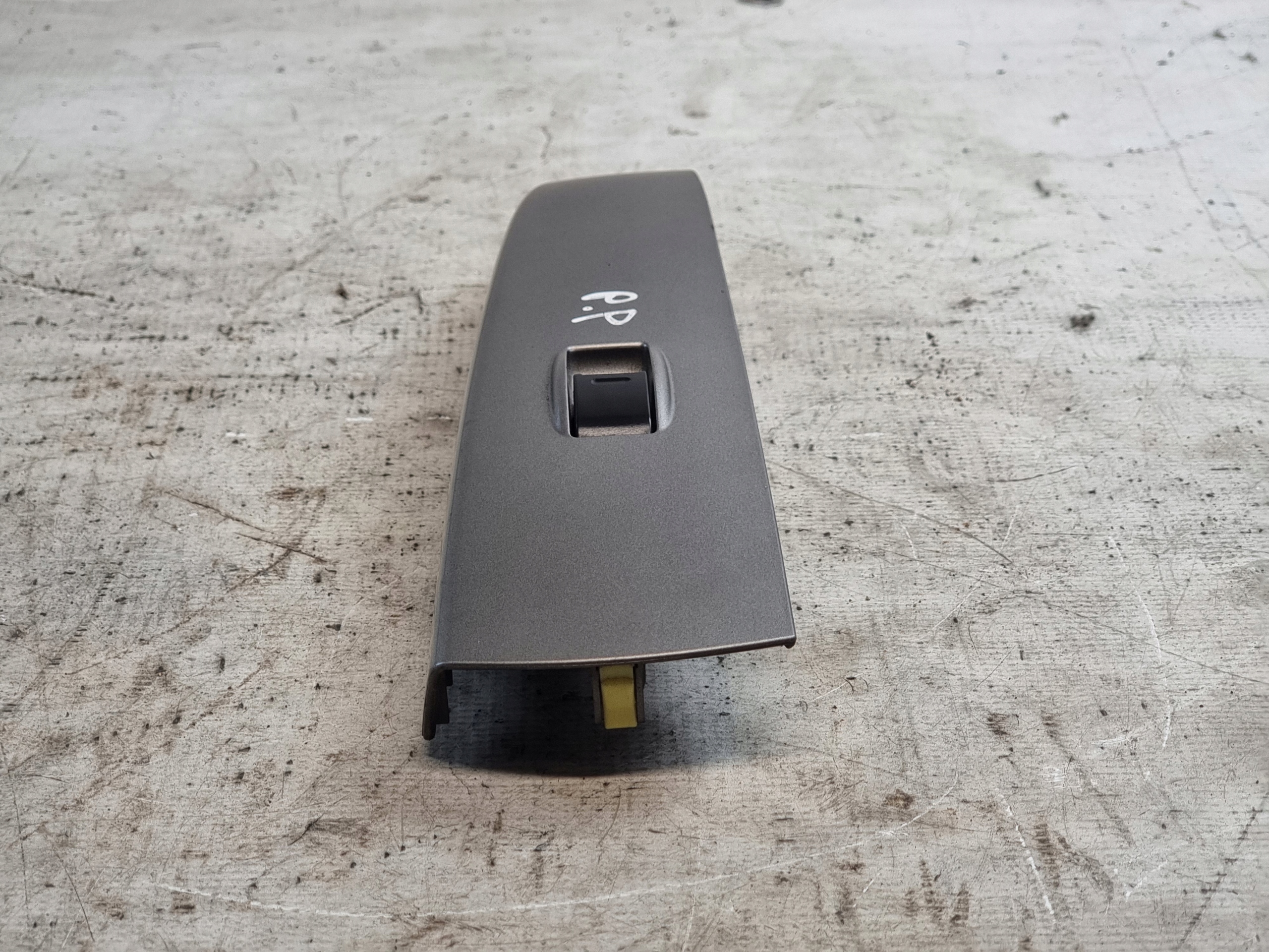 switch PANEL button windows right front 74231-47080 TOYOTA PRIUS II