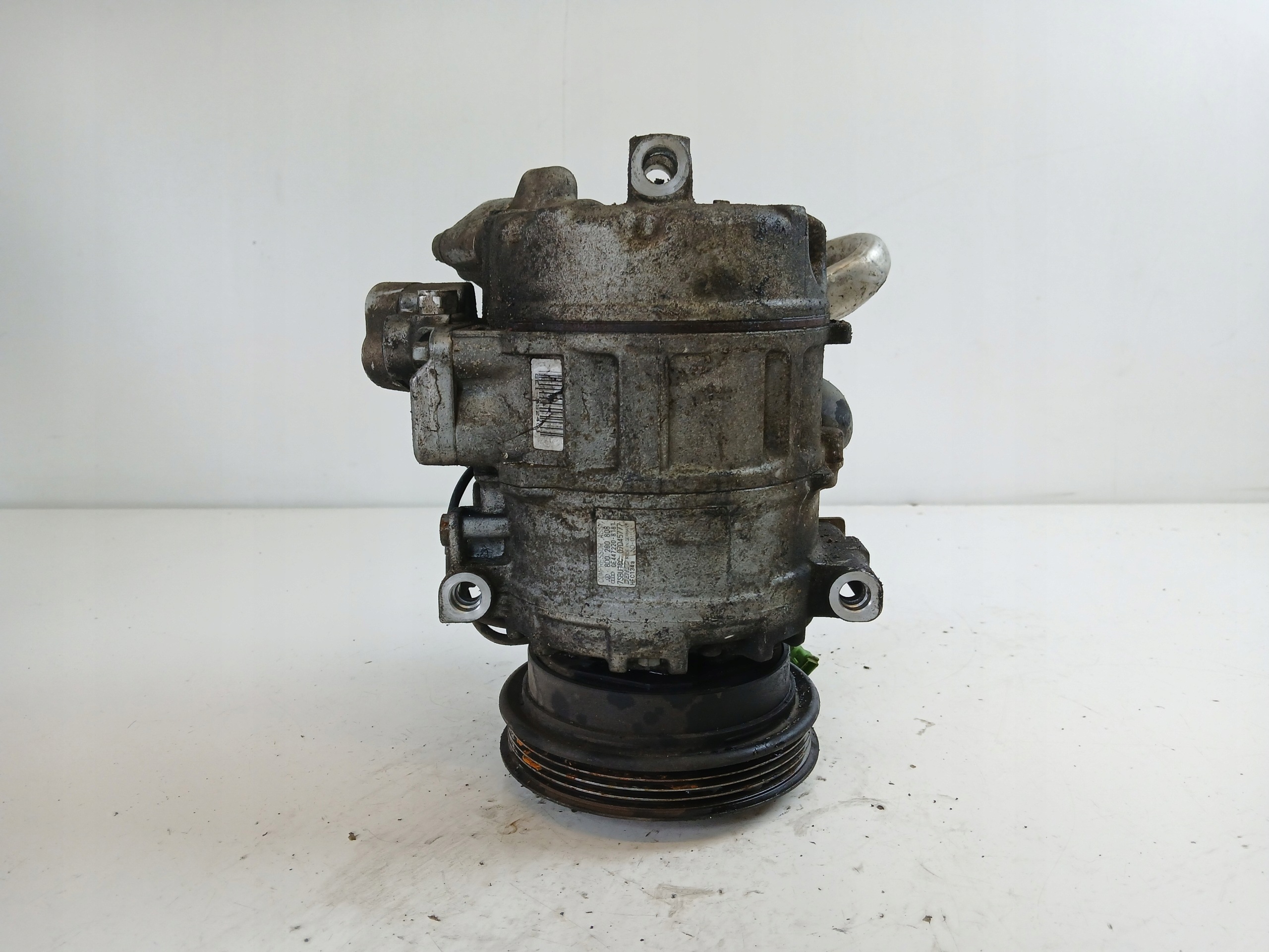 AUDI A4 B5 compressor; compressor of the air conditioning 8D0260808