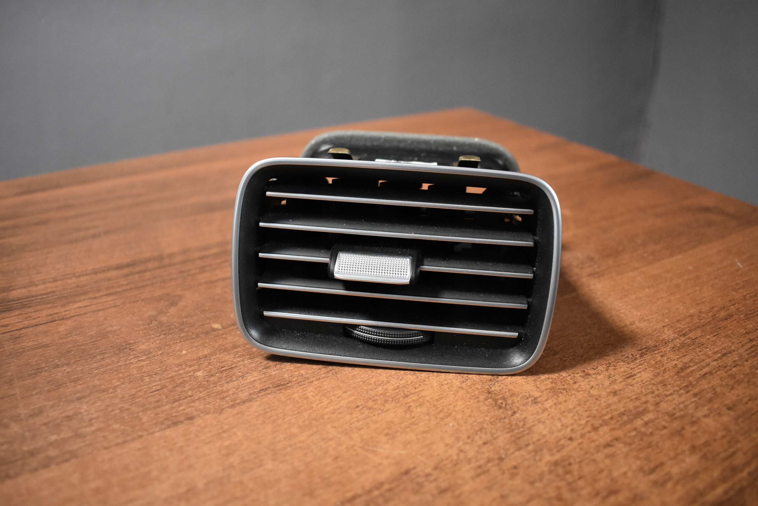 IDEALNA grid air conditioning devices right MERCEDES W167 1
