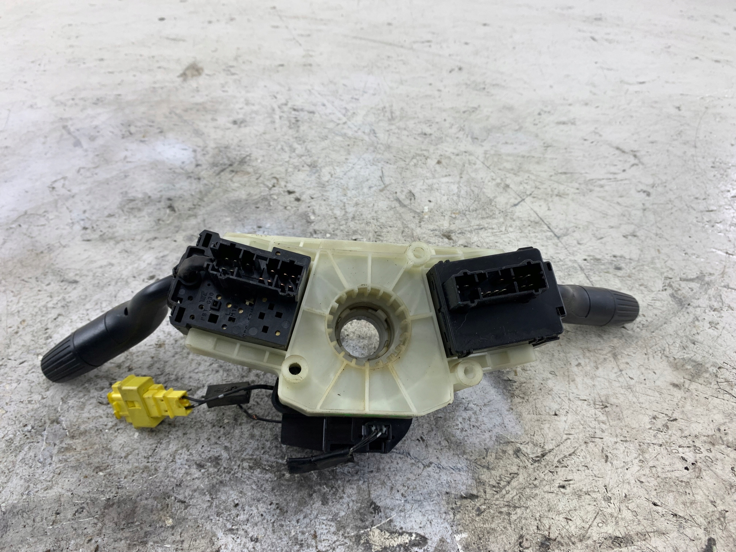 HONDA HR-V and steering wheel levers and controls ring