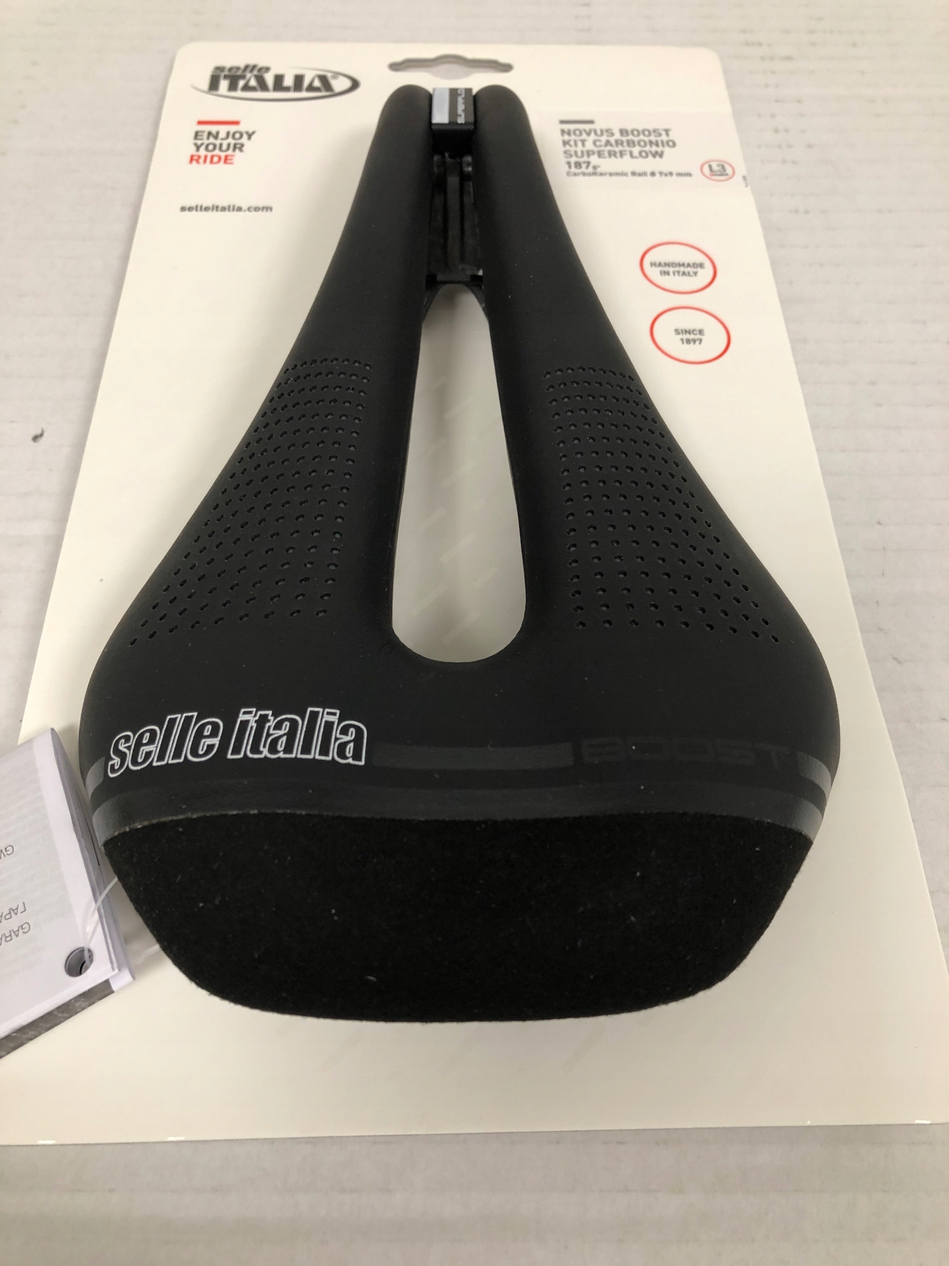 Siodełko SELLE ITALIA NOVUS BOOST Kit L CARBON, Szerokość 135 mm