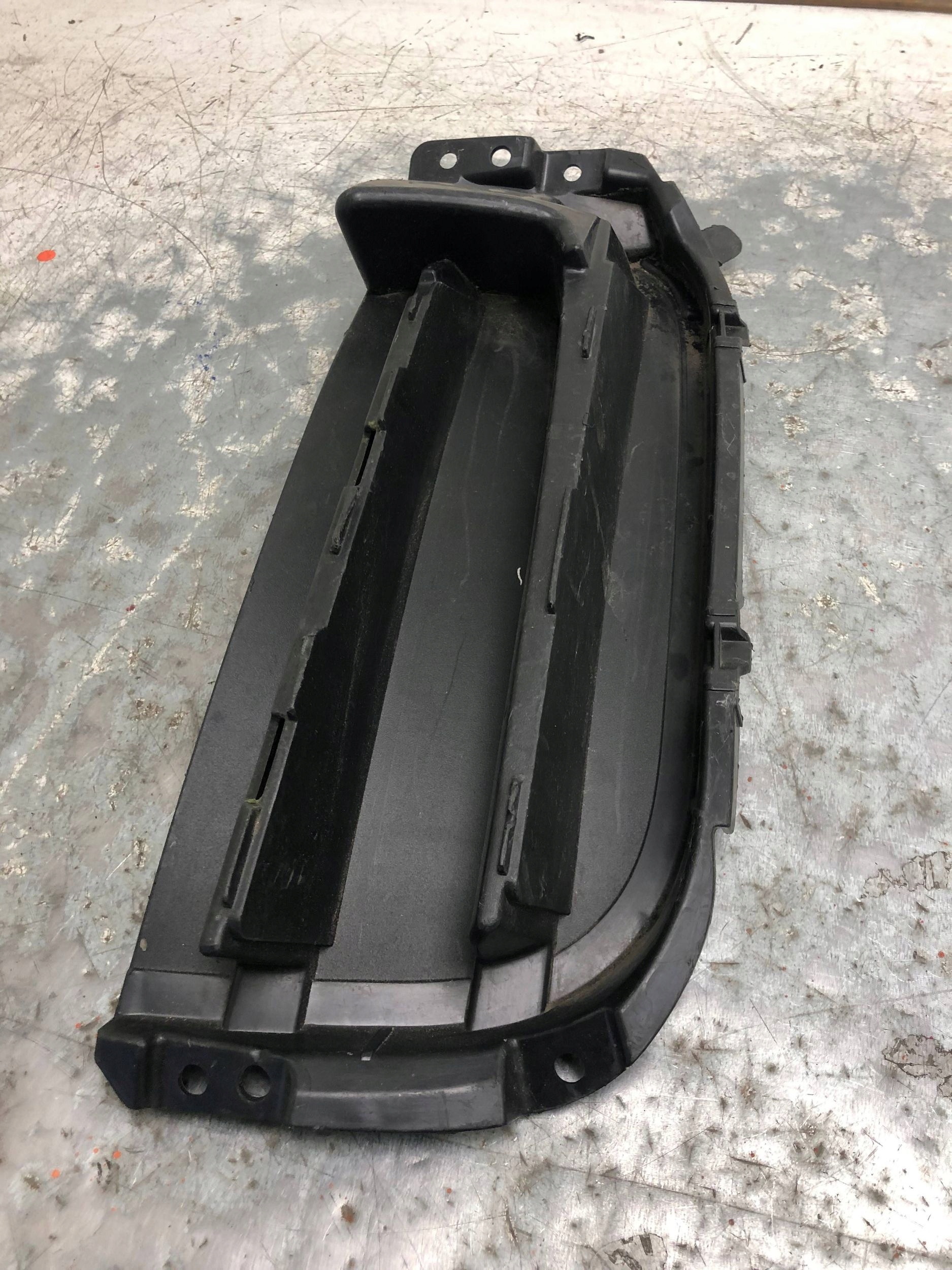 grid of a bumper left front PORSCHE PANAMERA 971 971807485