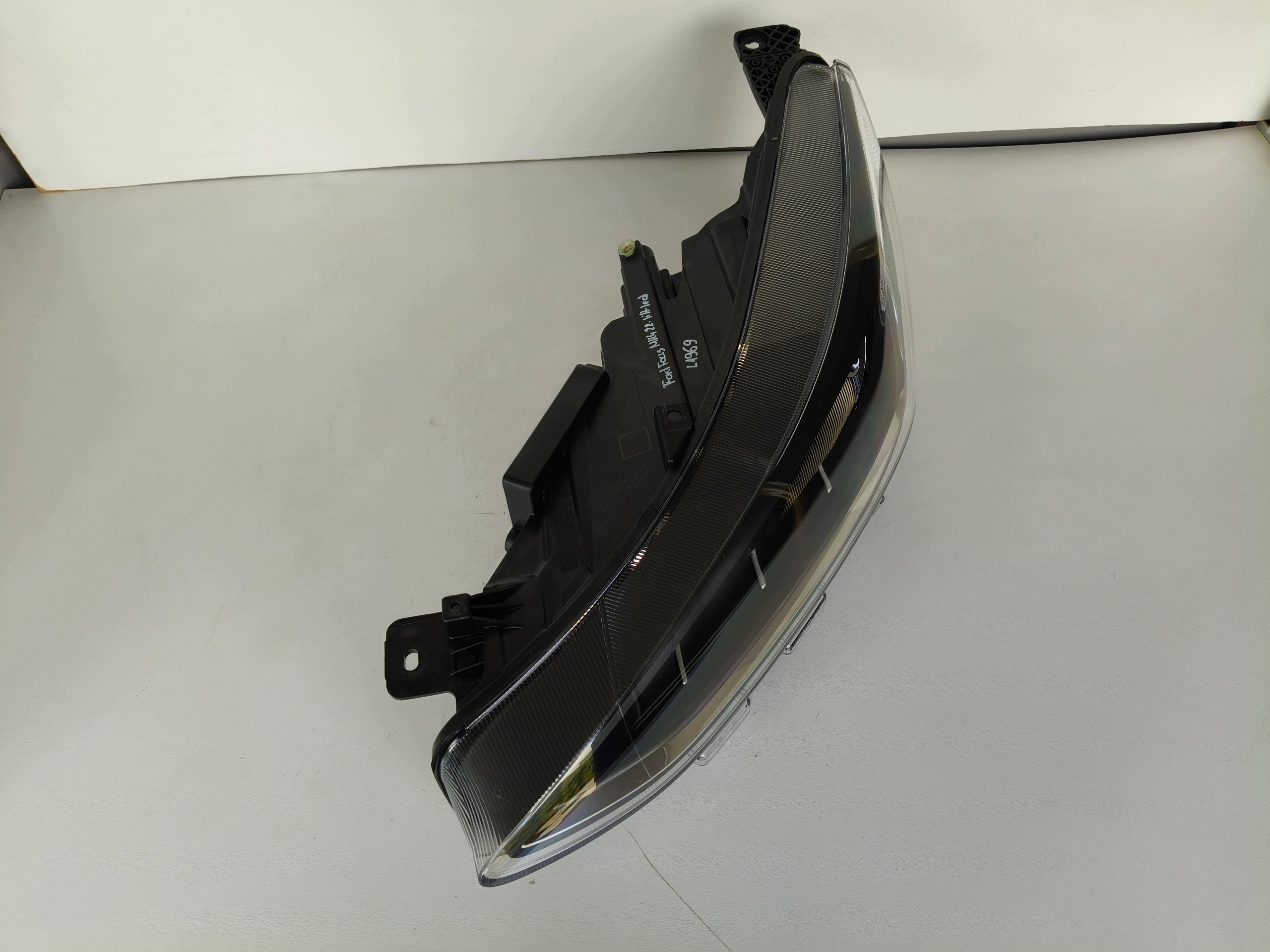 NO-WA-- light left REFLEKTOR FORD FOCUS MK4 22- LIFT FULL LED