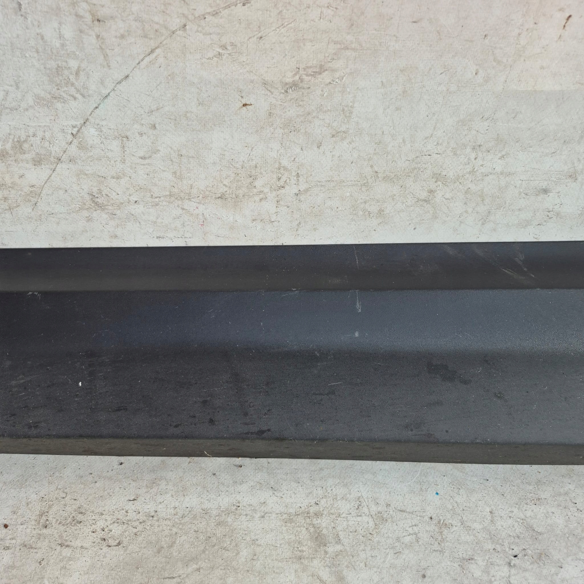 SKODA KODIAQ and 1 16-24 moulding cap door left front