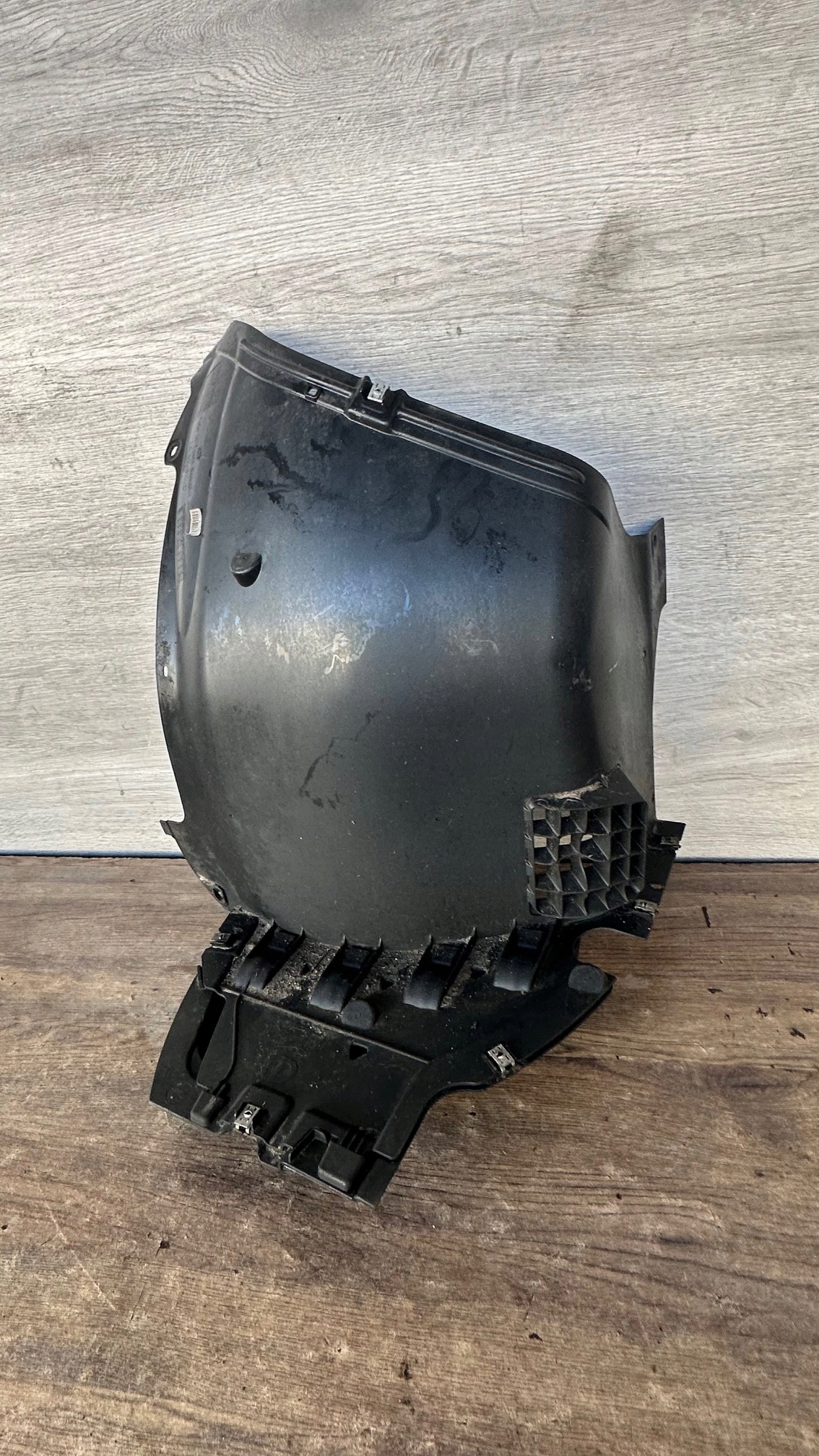 vw PASSAT B9 подкрылки Передний правый 3J0805912