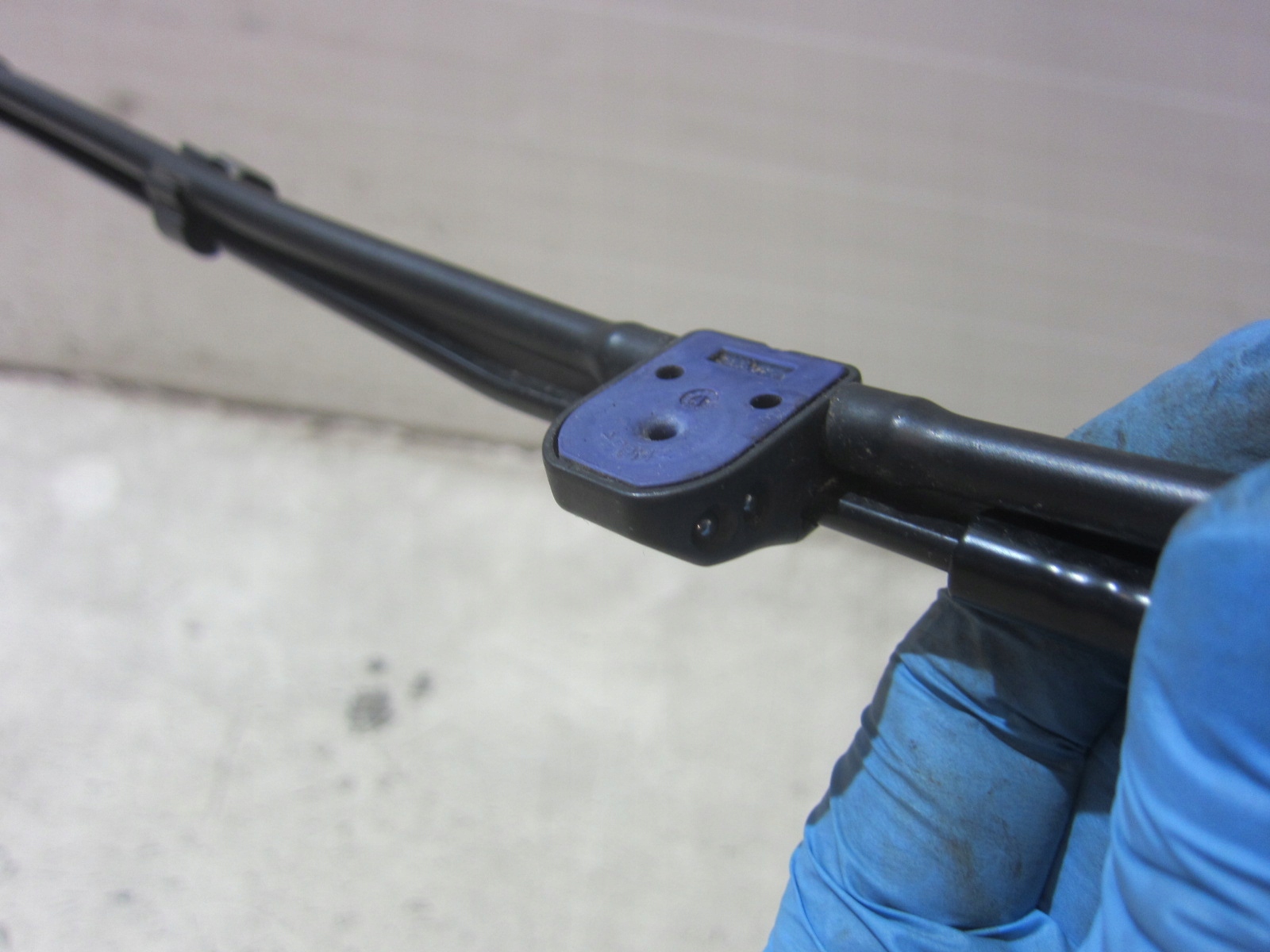 VOLVO XC40 XC 40 wiper arm front left right 31457316