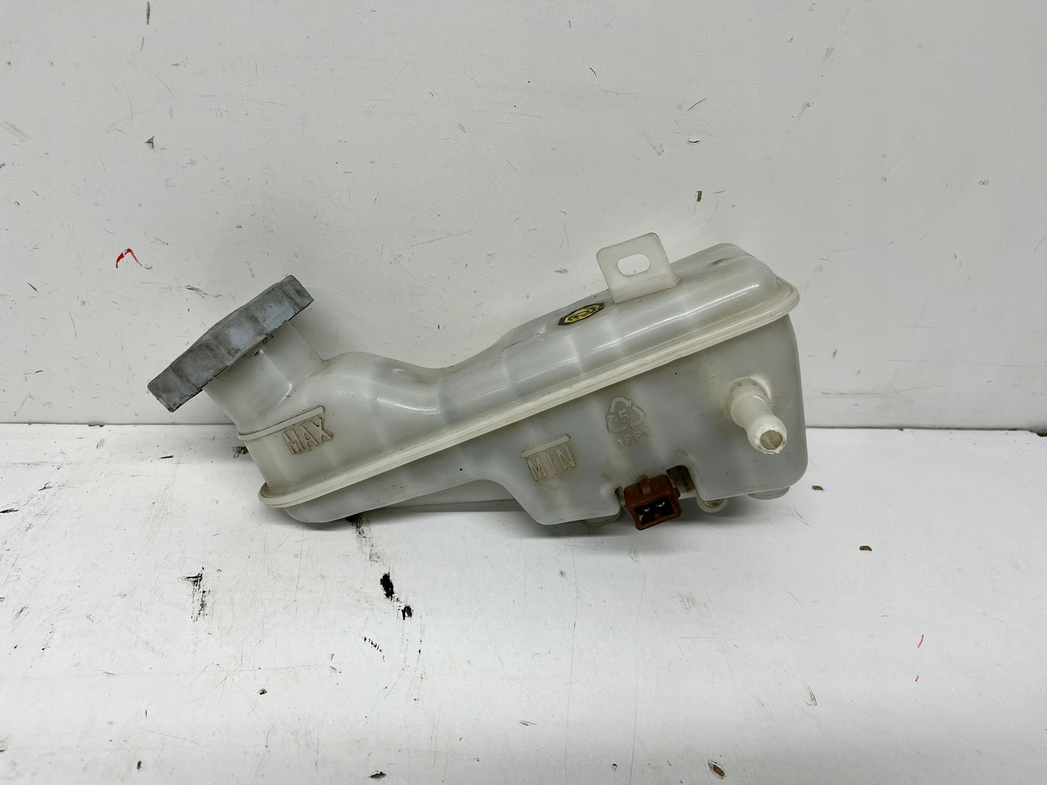 HYUNDAI i20 LIFT бачок тормозной жидкости 12-14R