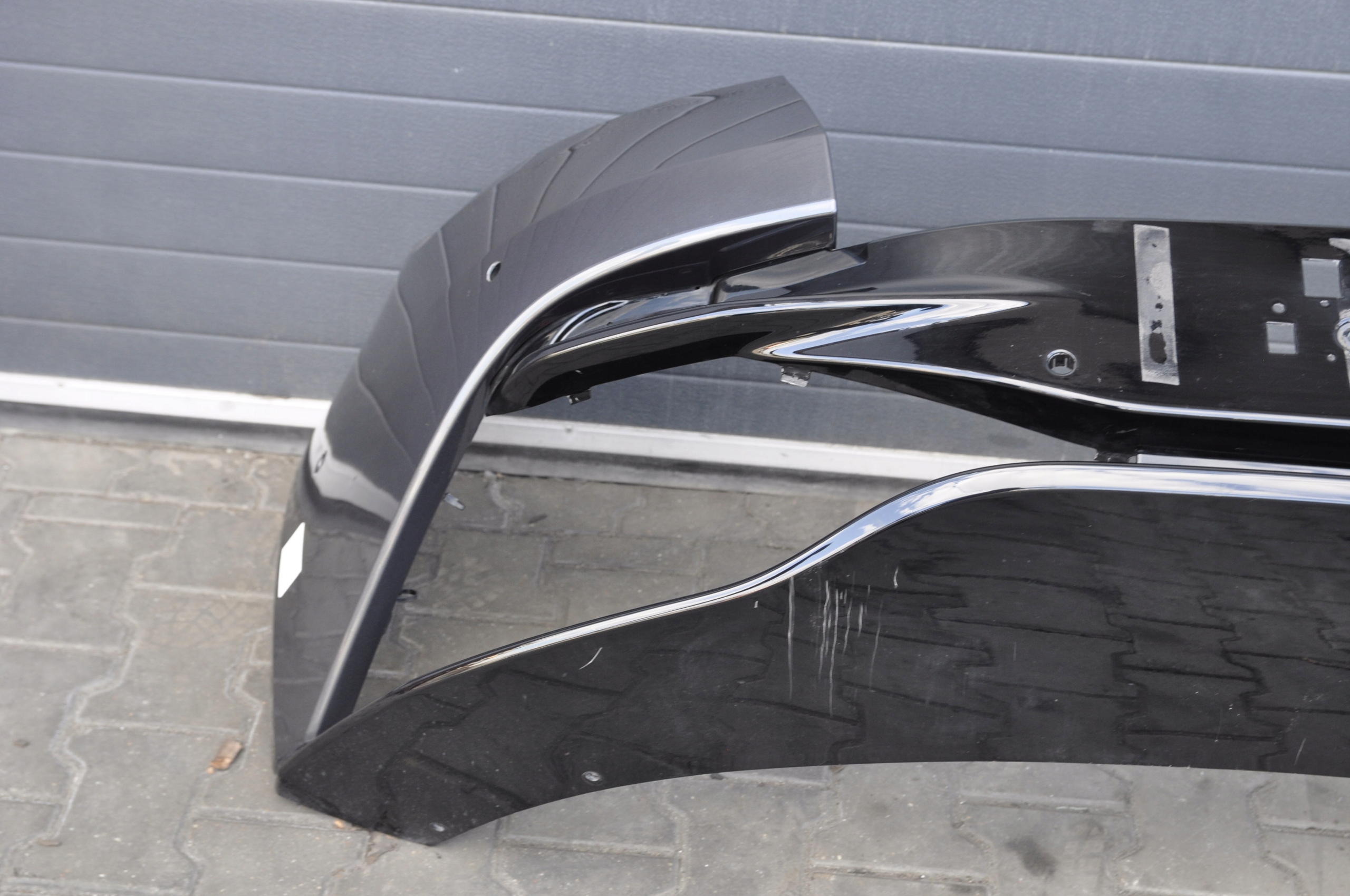 ASTON MARTIN DB11 ZDERZAK DYFUZOR TYŁ TYLNY Producent części Aston Martin