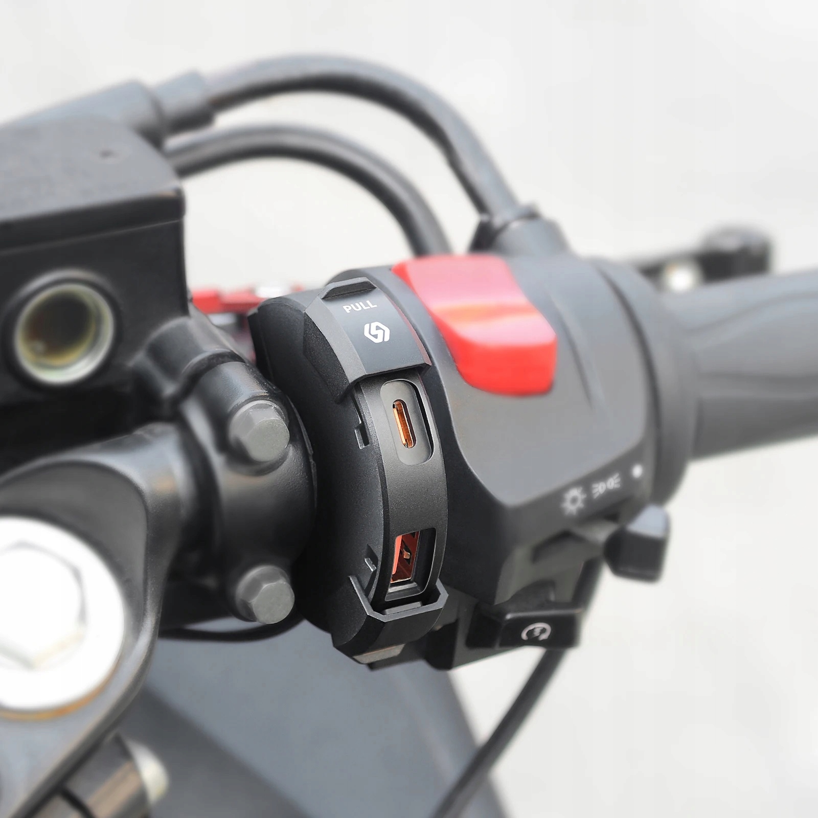Uniwersalna Ładowarka Motocyklowa, 48W, QC 3.0, USB, USB-C (PD)