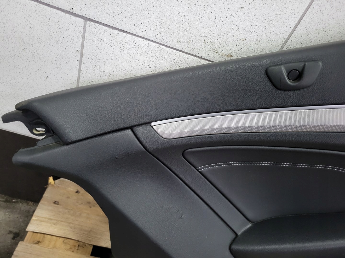 MERCEDES E-KLASA CABRIO W207 A207 side upholstery left rear part