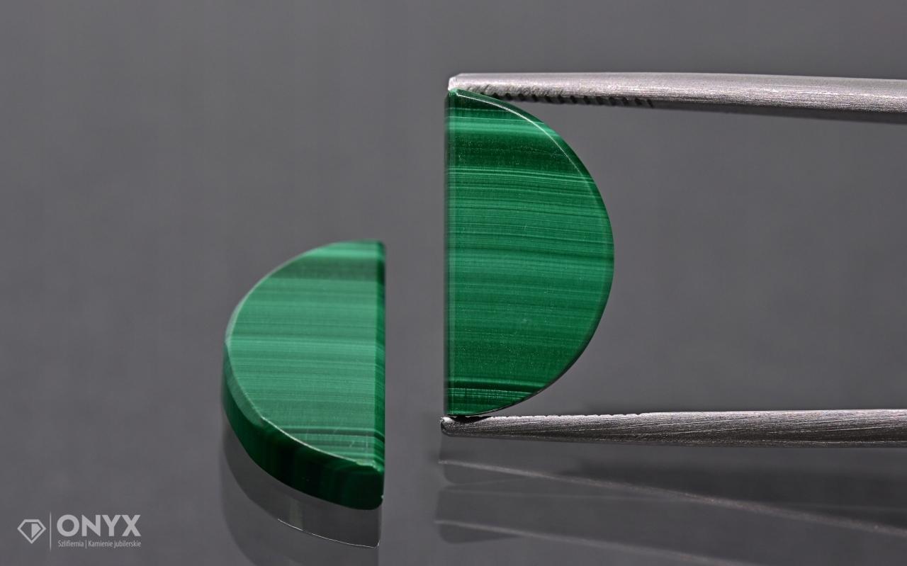 Malachit mělký Para půlkruh 15,5x7,5 mm