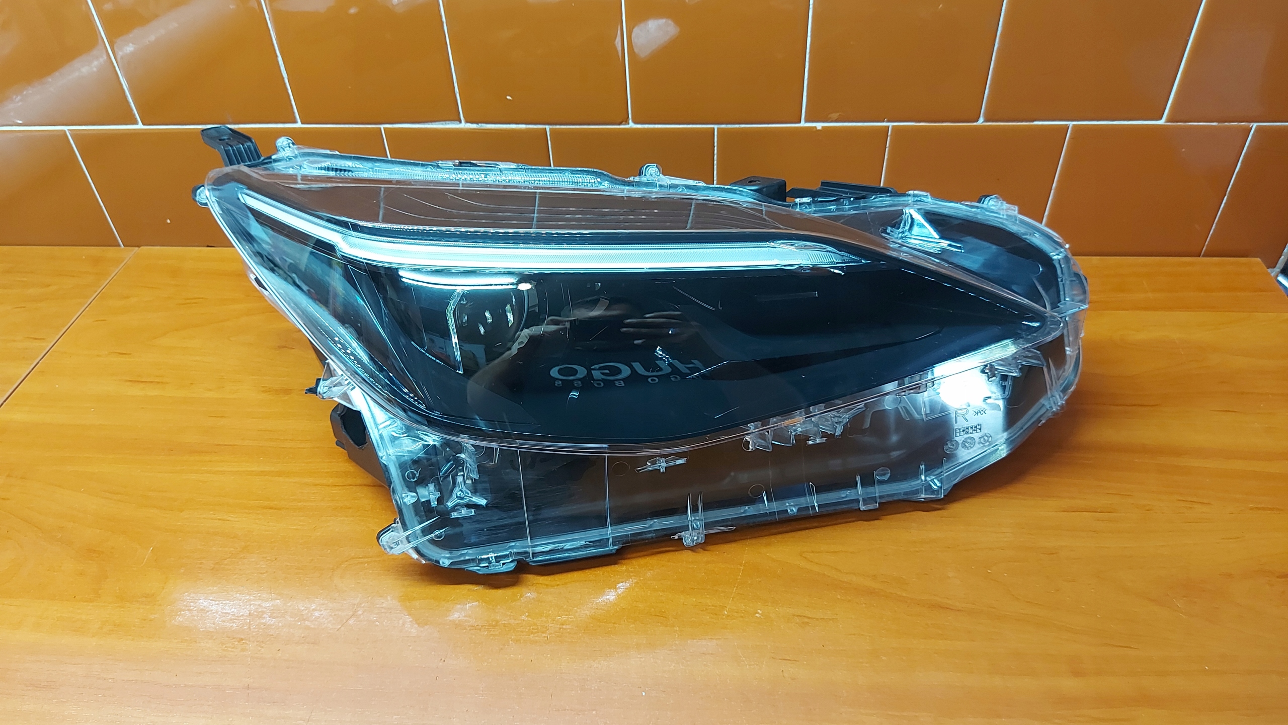 REFLEKTOR light right right front TOYOTA YARIS CROSS 20