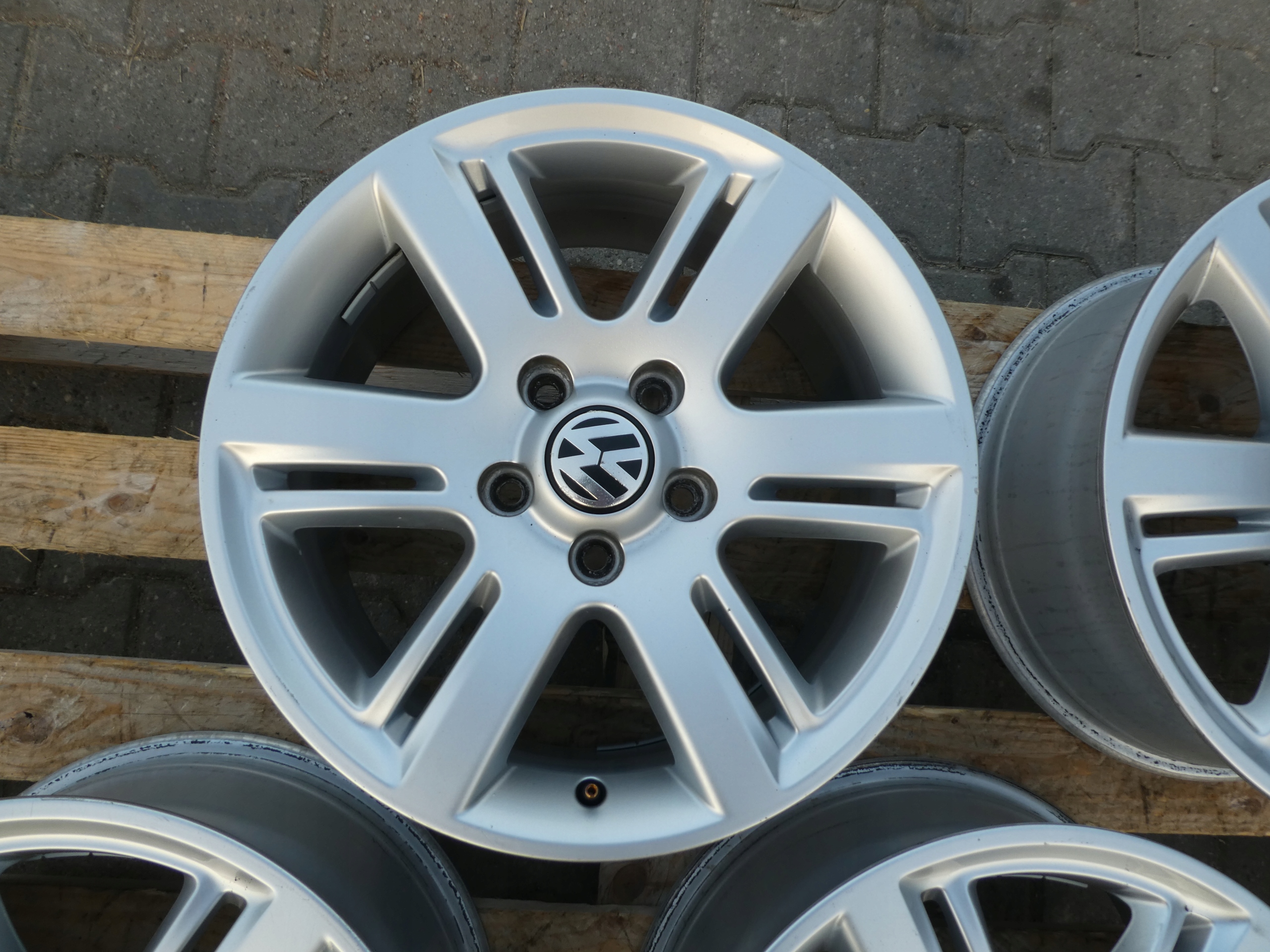 4X ALU discs VW AMAROK 17 2H0601025J