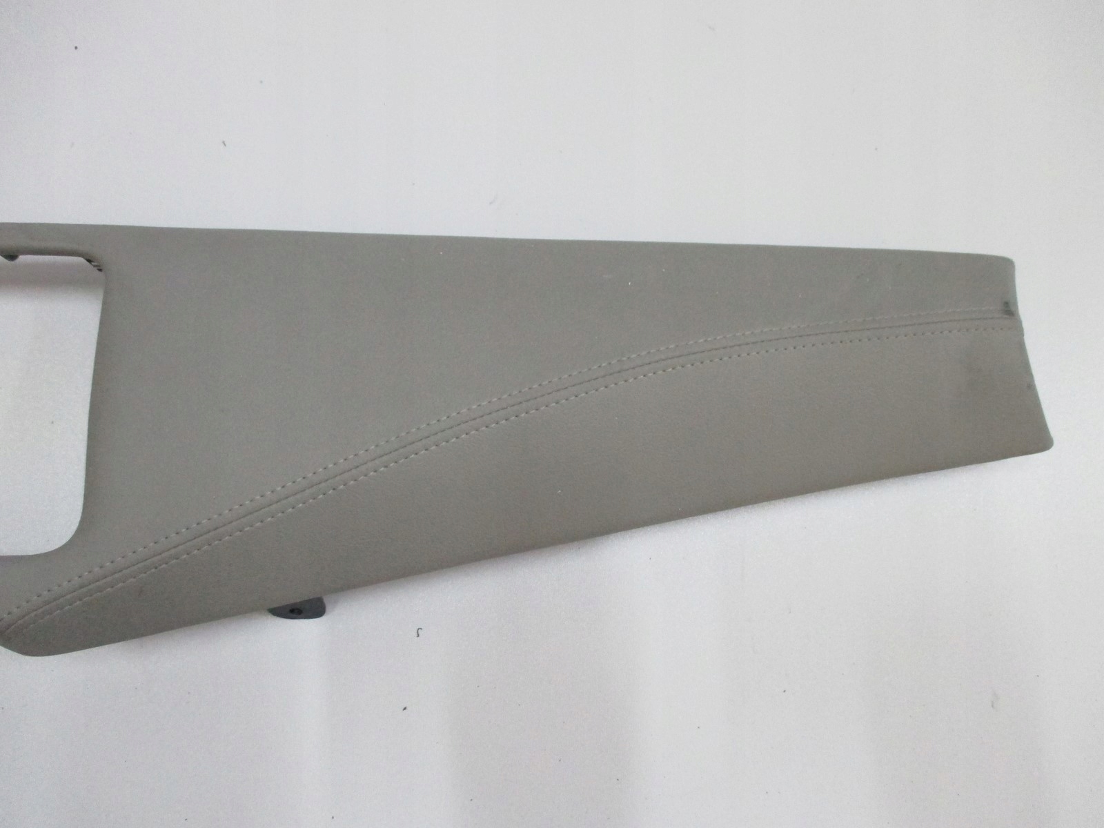 MOULAGE CONSOLE NISSAN MICRA K14 68411-5FA0A