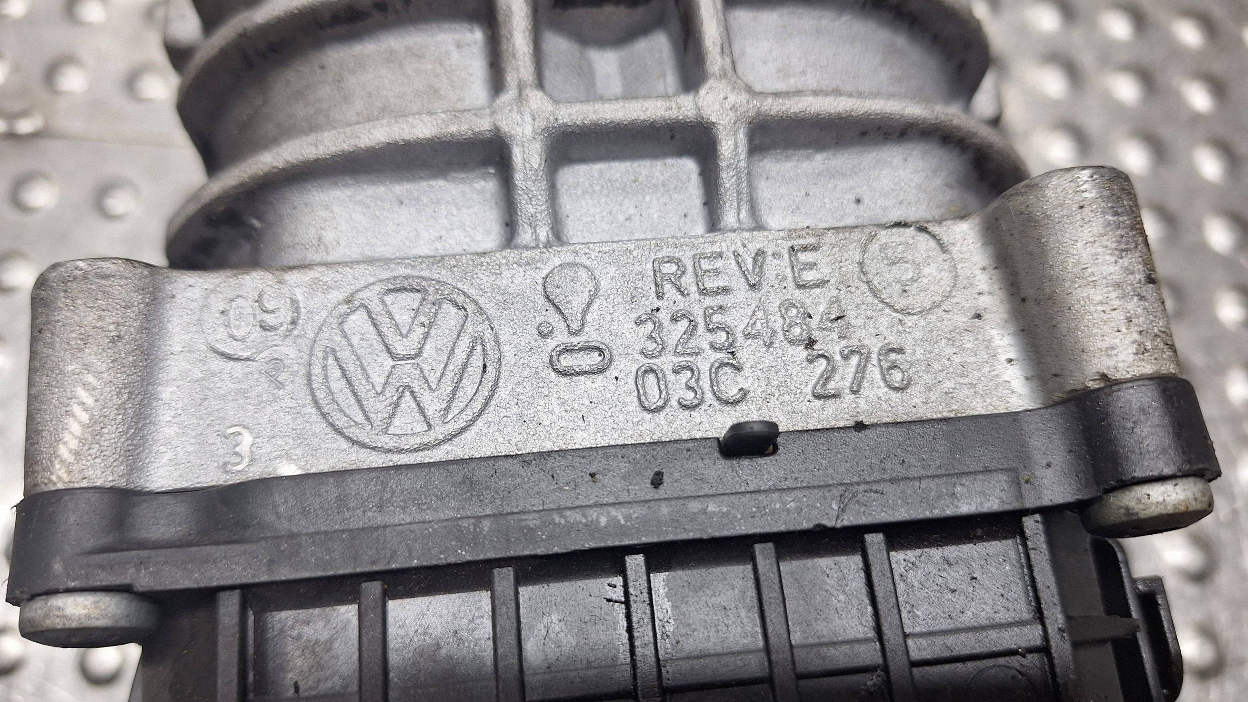 compressor 03C145755J GOLF V A3 8P SCIROCCO III TIGUAN and 1.4 TSI