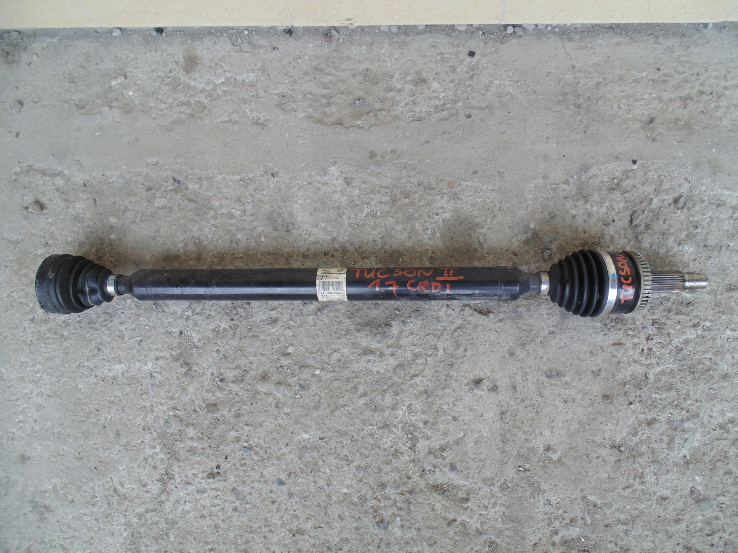 ПІВВІСЬ ПРАВИЙ ЛІВИЙ HYUNDAI TUCSON II 1.7 CRDI 17R.