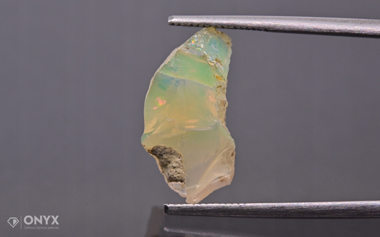 Opal z Etiopie hrudky 17x8 mm
