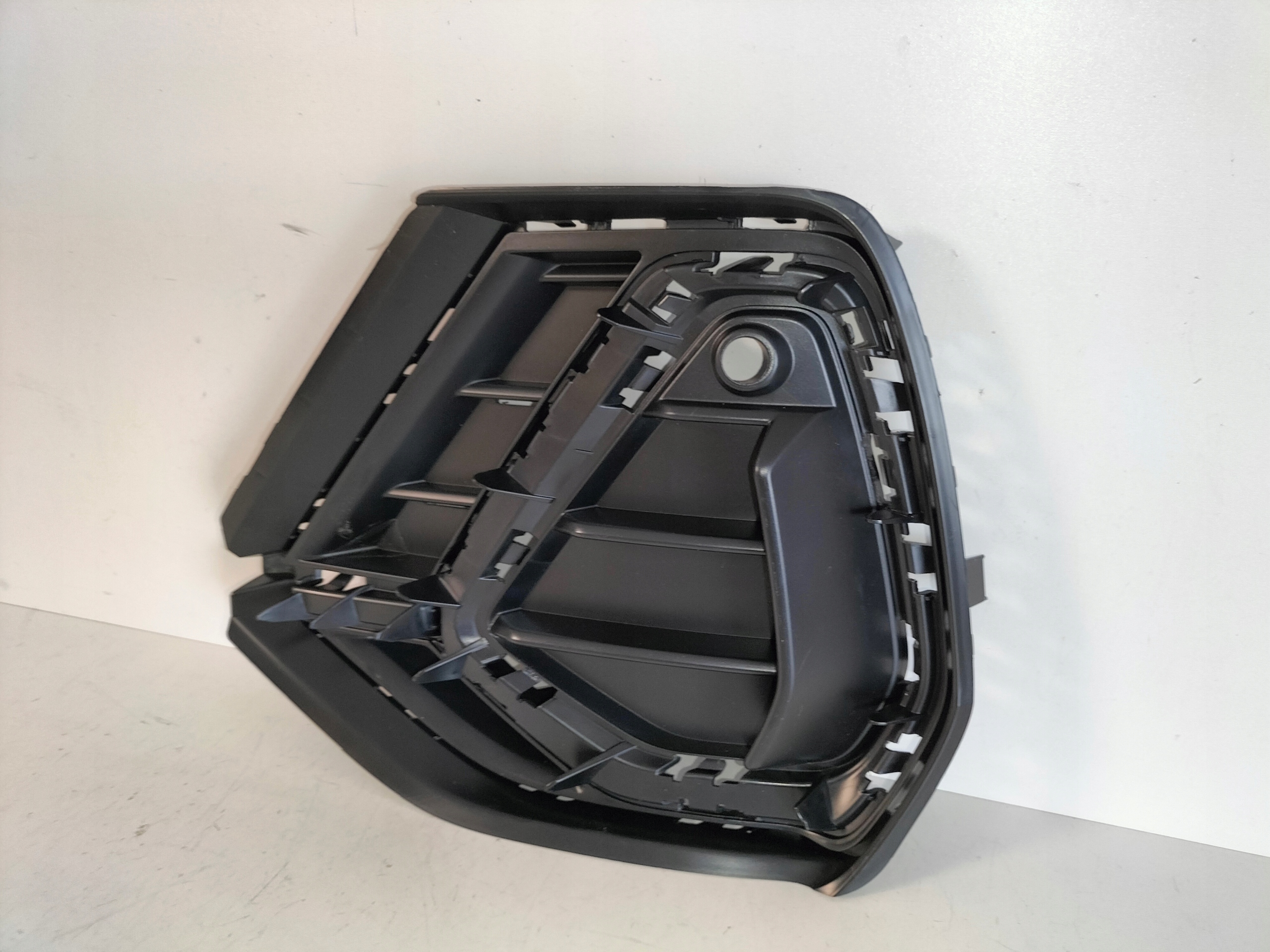 grille grid of a bumper front left AUDI Q3 II 83A 18- S-LINE