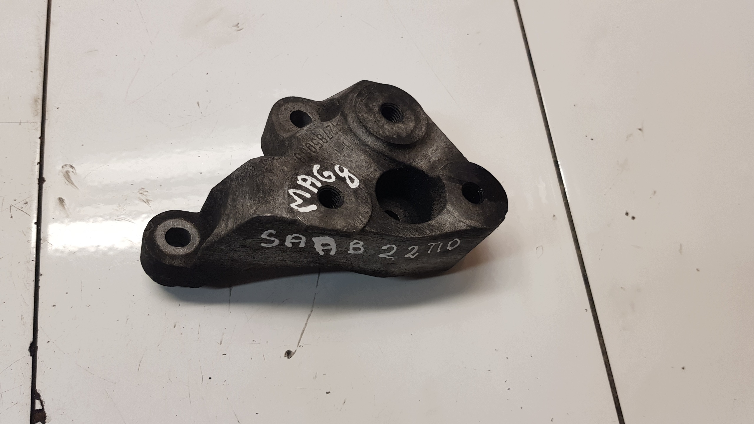 SAAB 9-3 2.2 držák převodovky převodů 12785088
