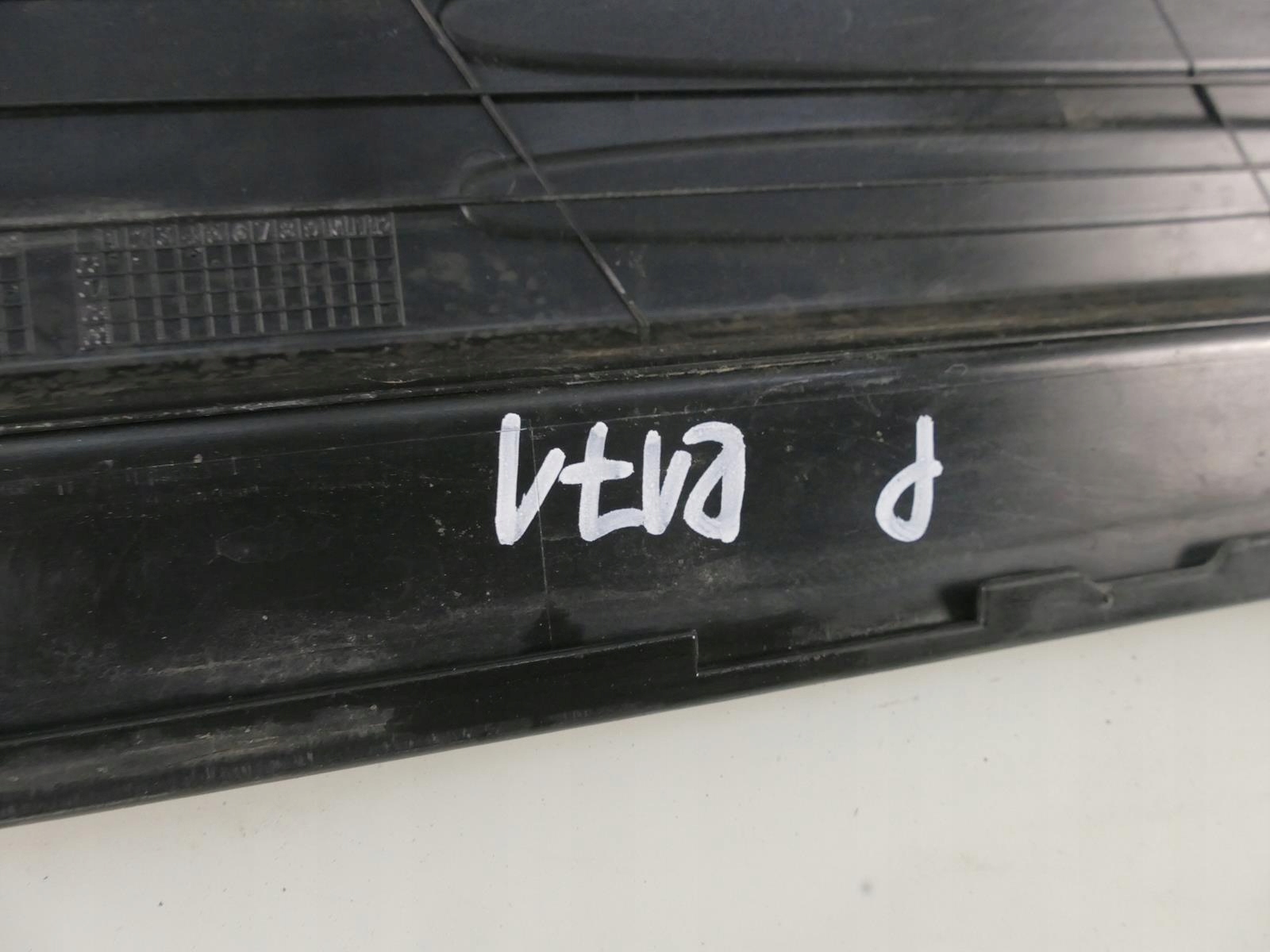 MERCEDES SLK R171 moulding threshold cap of the threshold right