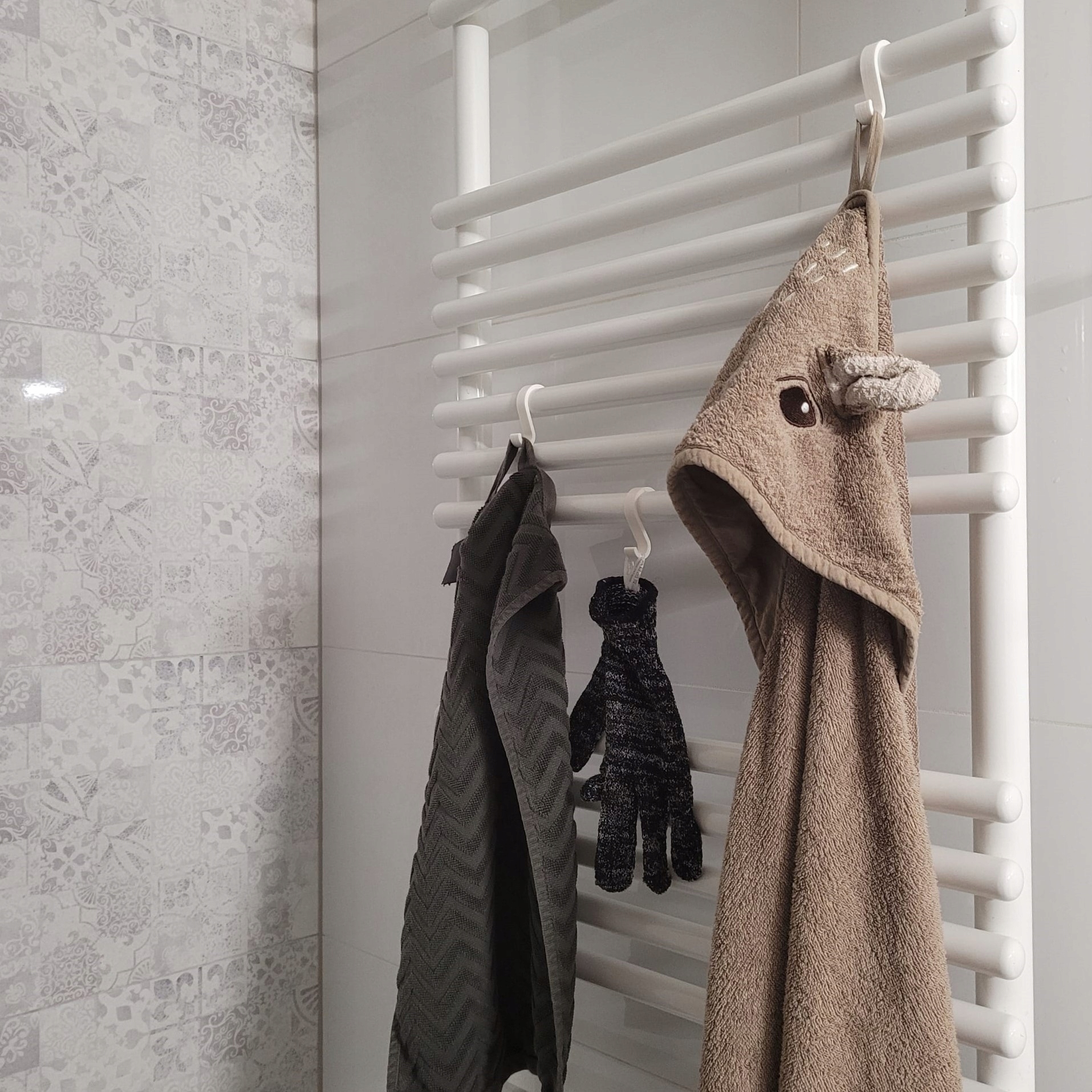 haczyk wieszak na grzejnik czarny Szerokość 10 mm