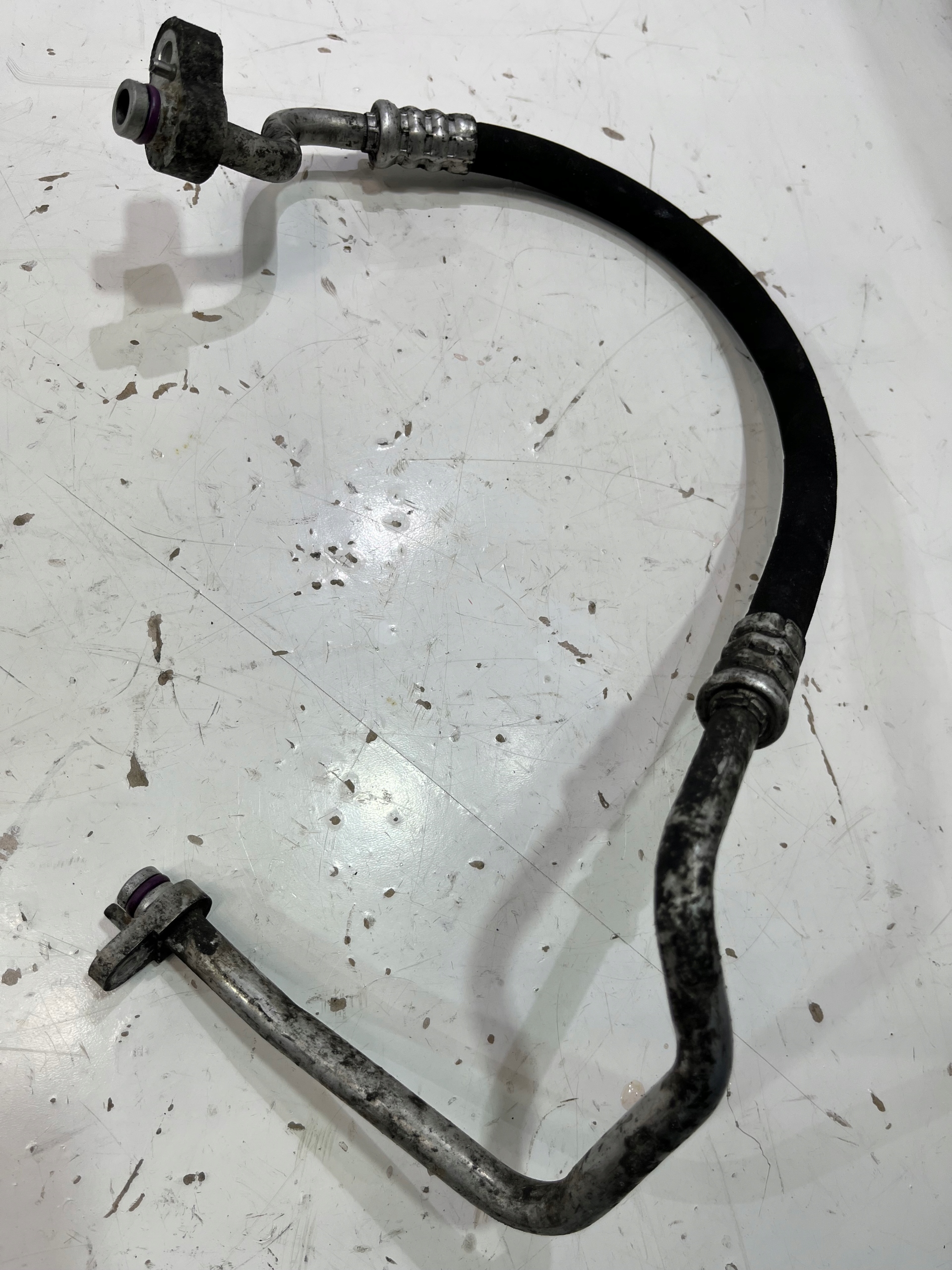 888.112.752 - КАБЕЛЬ КОНДИЦИОНЕРА GOLF VII 1.6 TDI 5Q0816721A