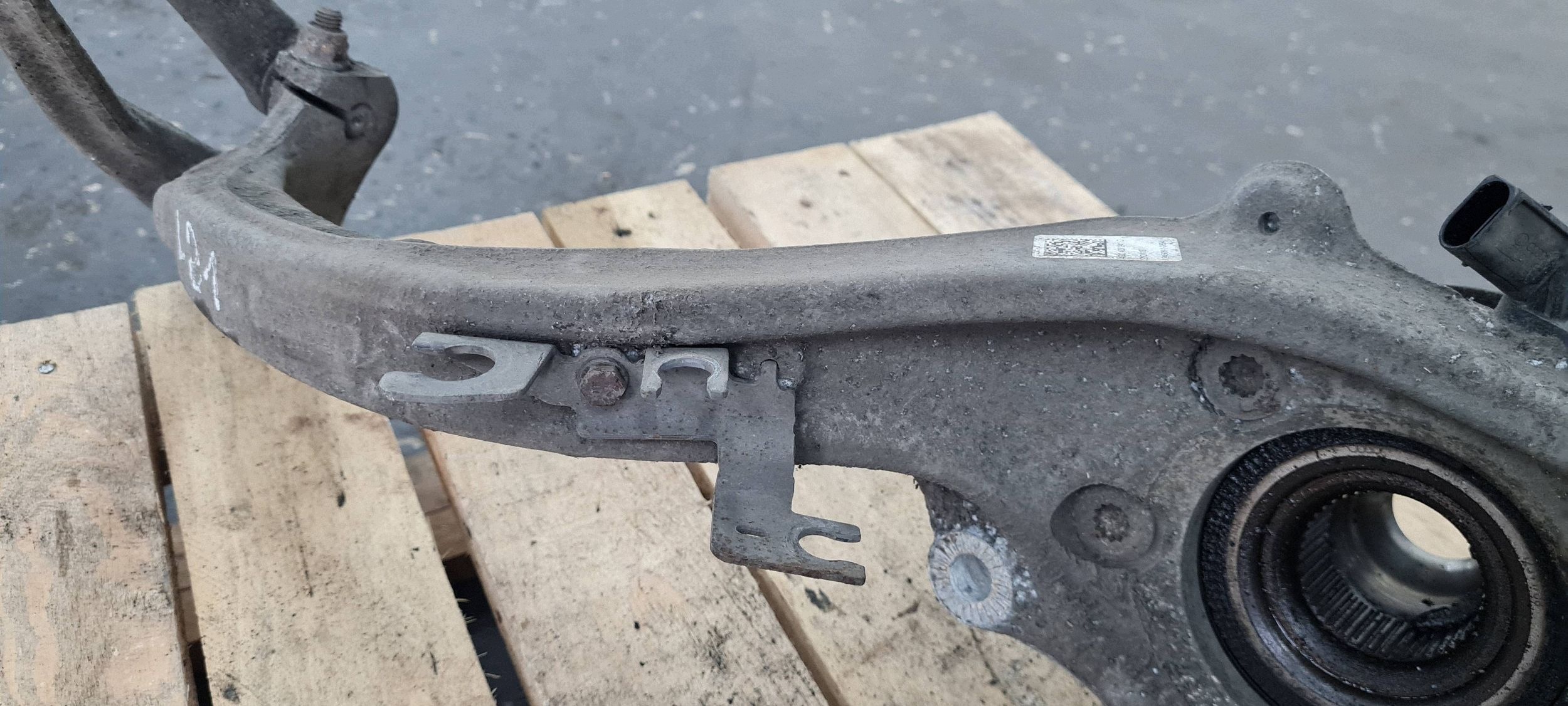 A5 8T LIFT swing left left front front 4G0407253B A4 B8 Q5 8R A6 C7