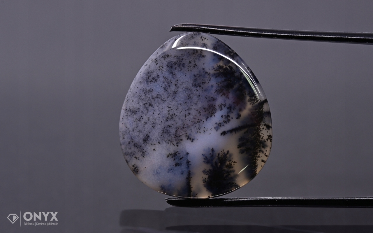 Dendritový achát z Kazachstánu mělký slzný 25x23 m