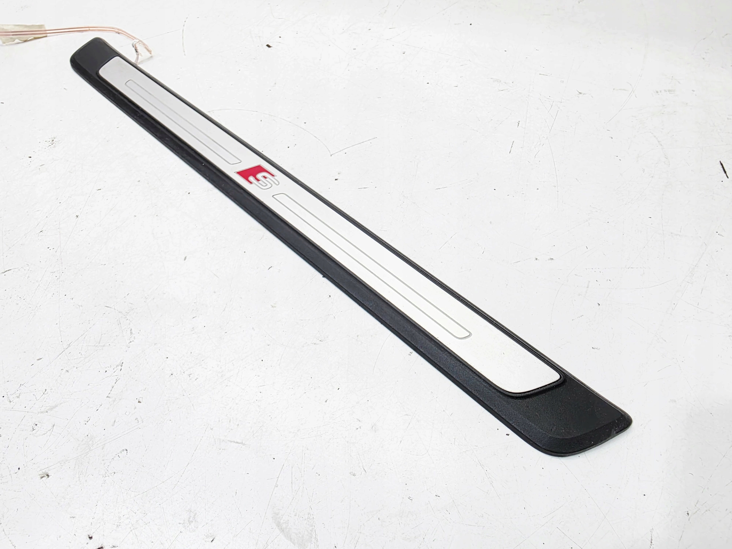 moulding threshold right front S LINE LED AUDI A3 8V sedan 8V4947418