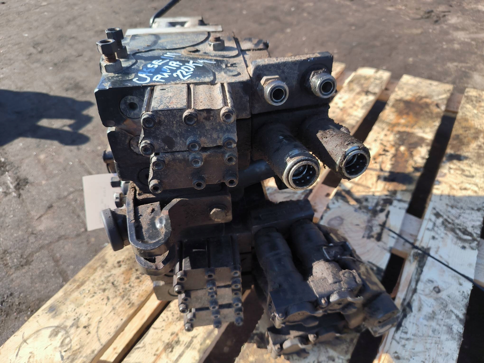 ROZDZIELACZ Valvole HYDRAULIKI CASE PUMA 225