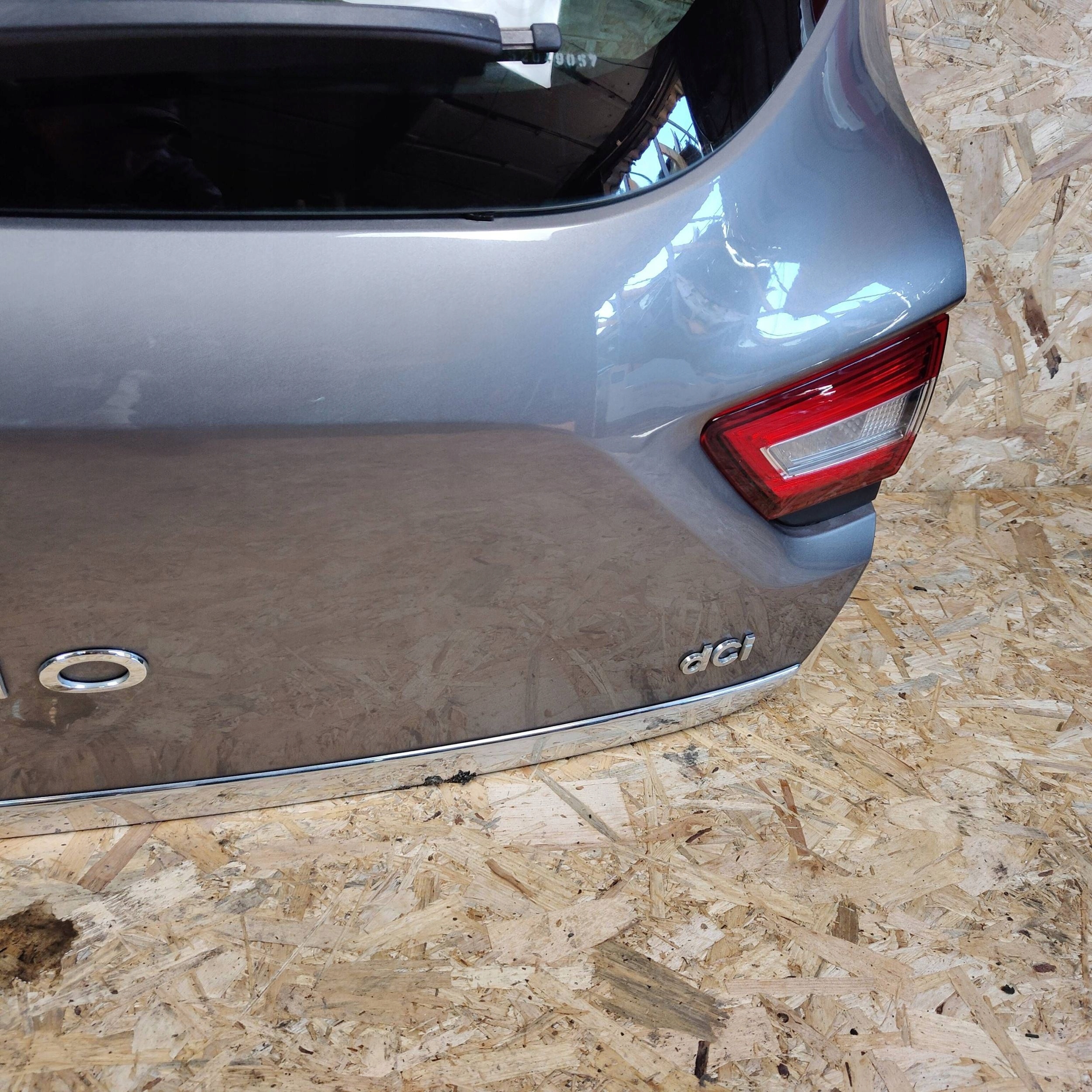 trunk door boot rear part Renault Clio IV HB demontaz