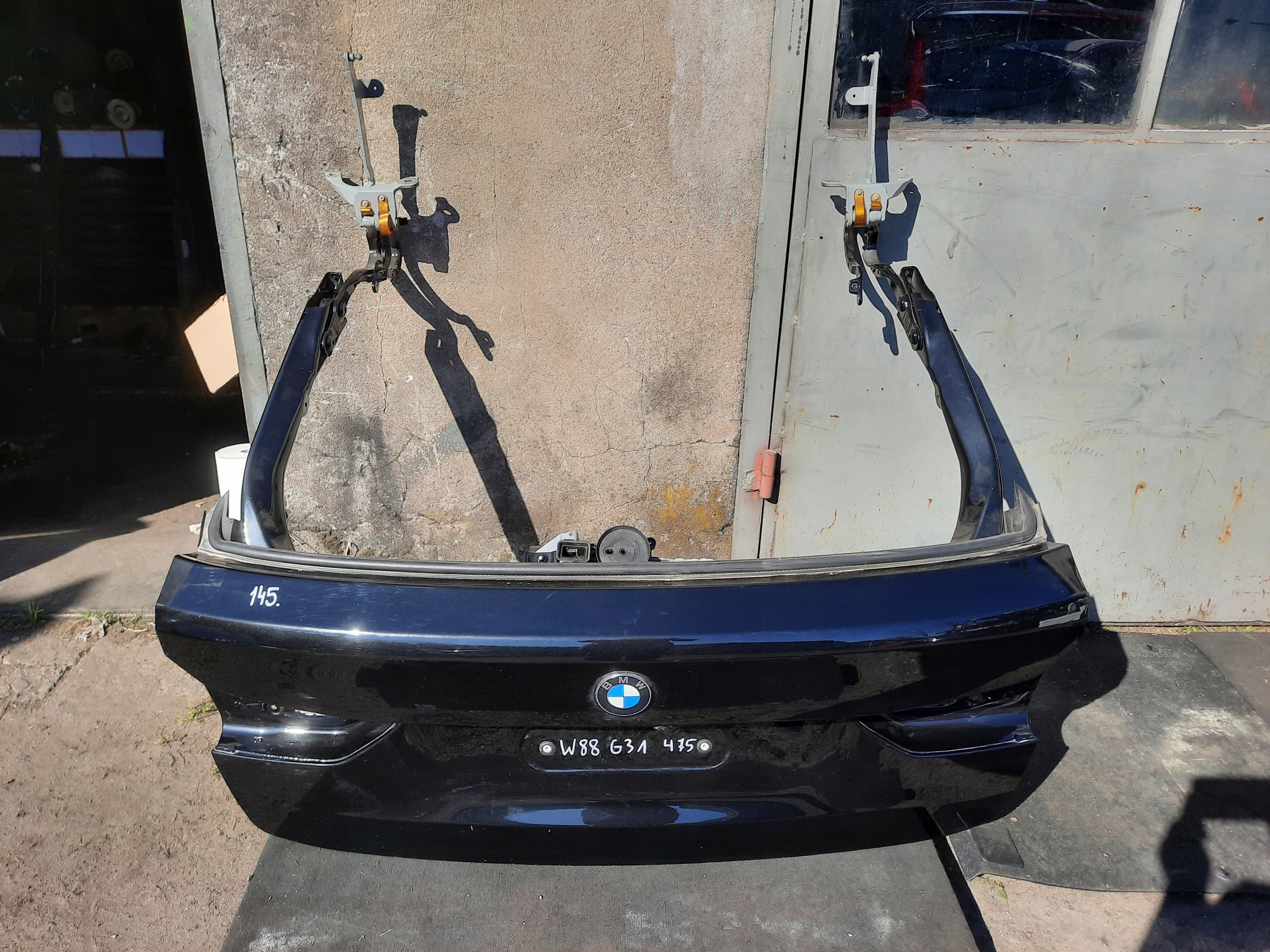 145 BMW G31 крышка багажника 475