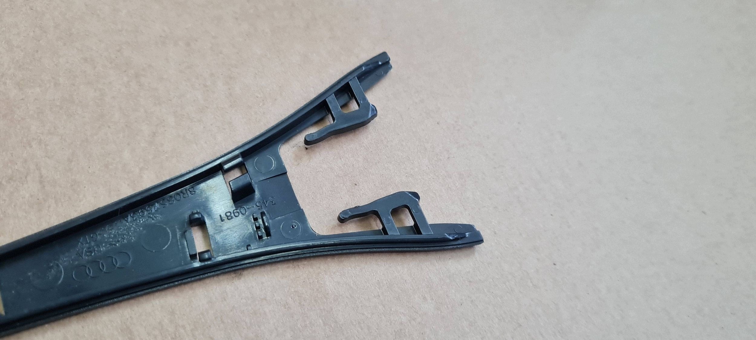 Q5 SQ5 8R bracket holder mirrors hook windows 8R0857593A