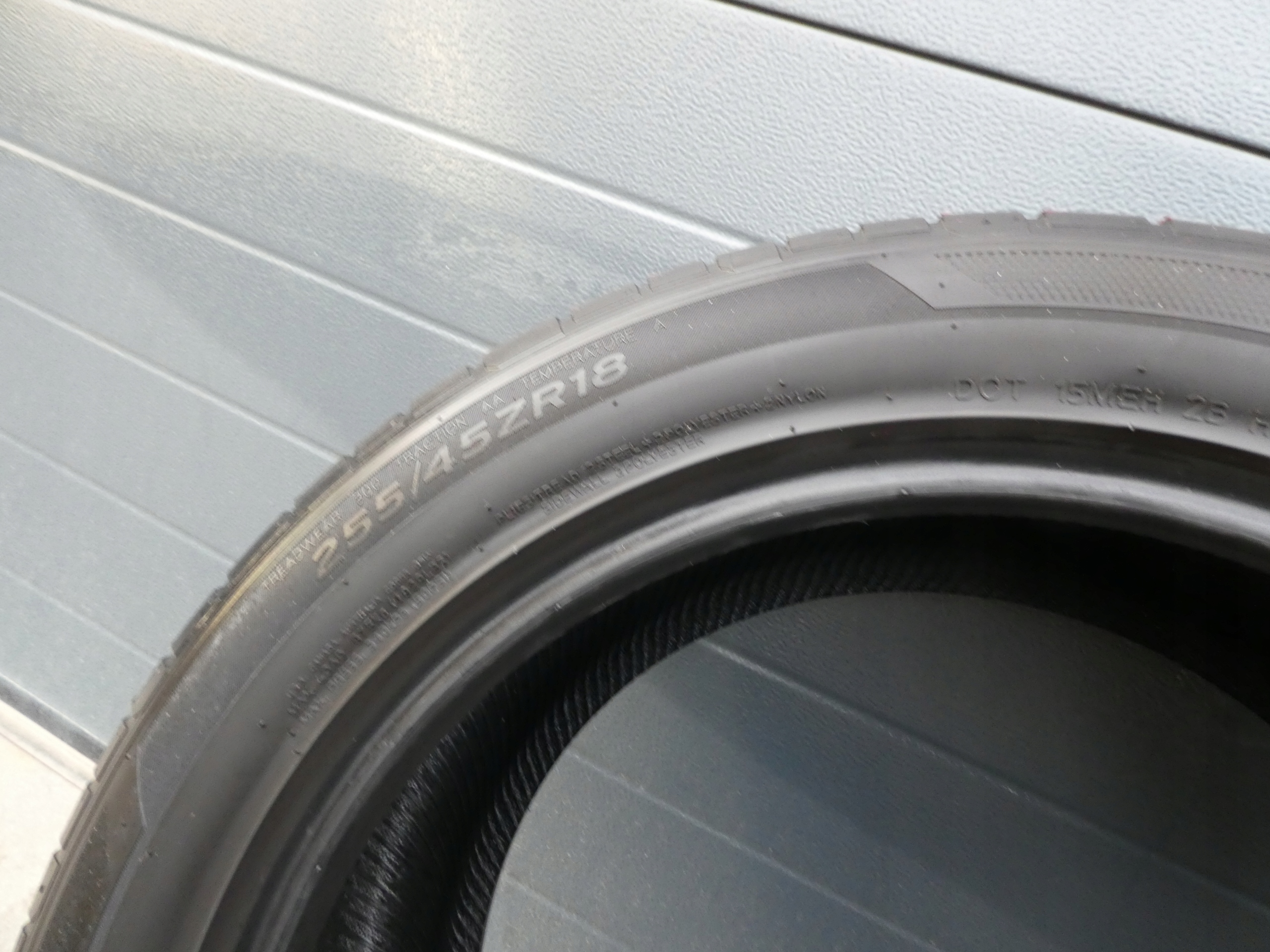 2X pneumatici, gomme Hankook 255/45/18 2022R