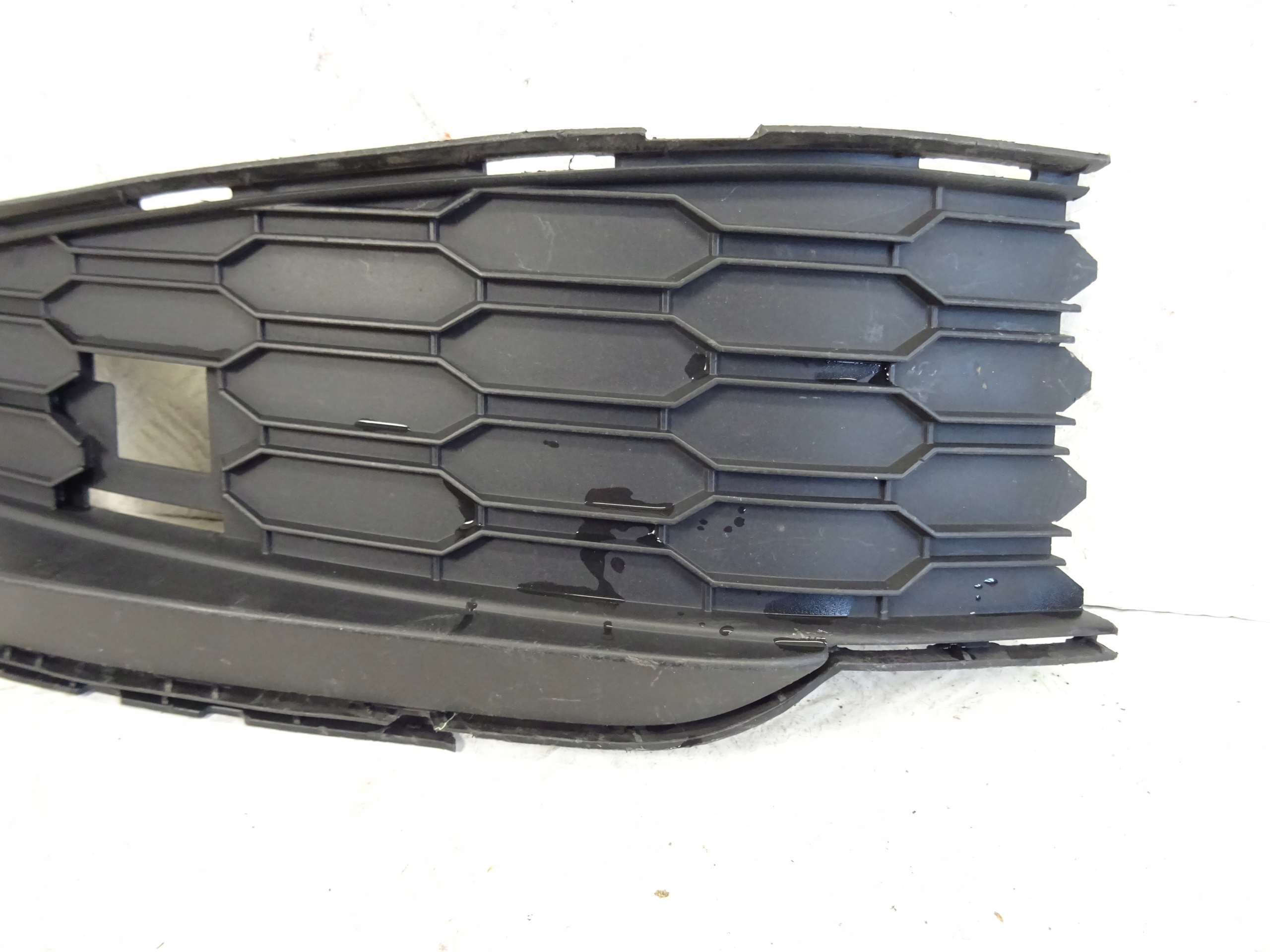 grid of a bumper front front left SKODA KAMIQ 658807367