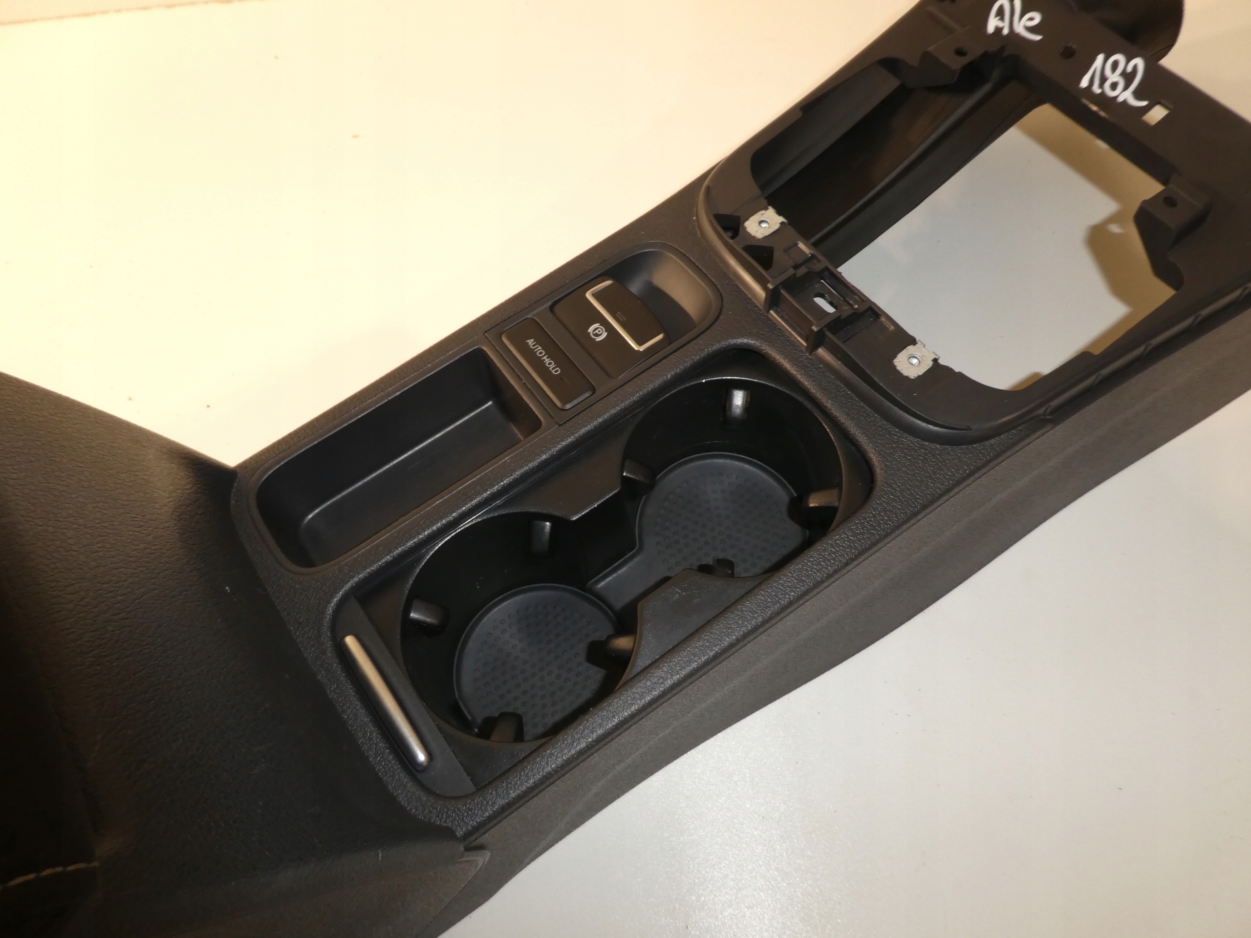 TUNEL armrest VW TIGUAN plus 5N0864251B