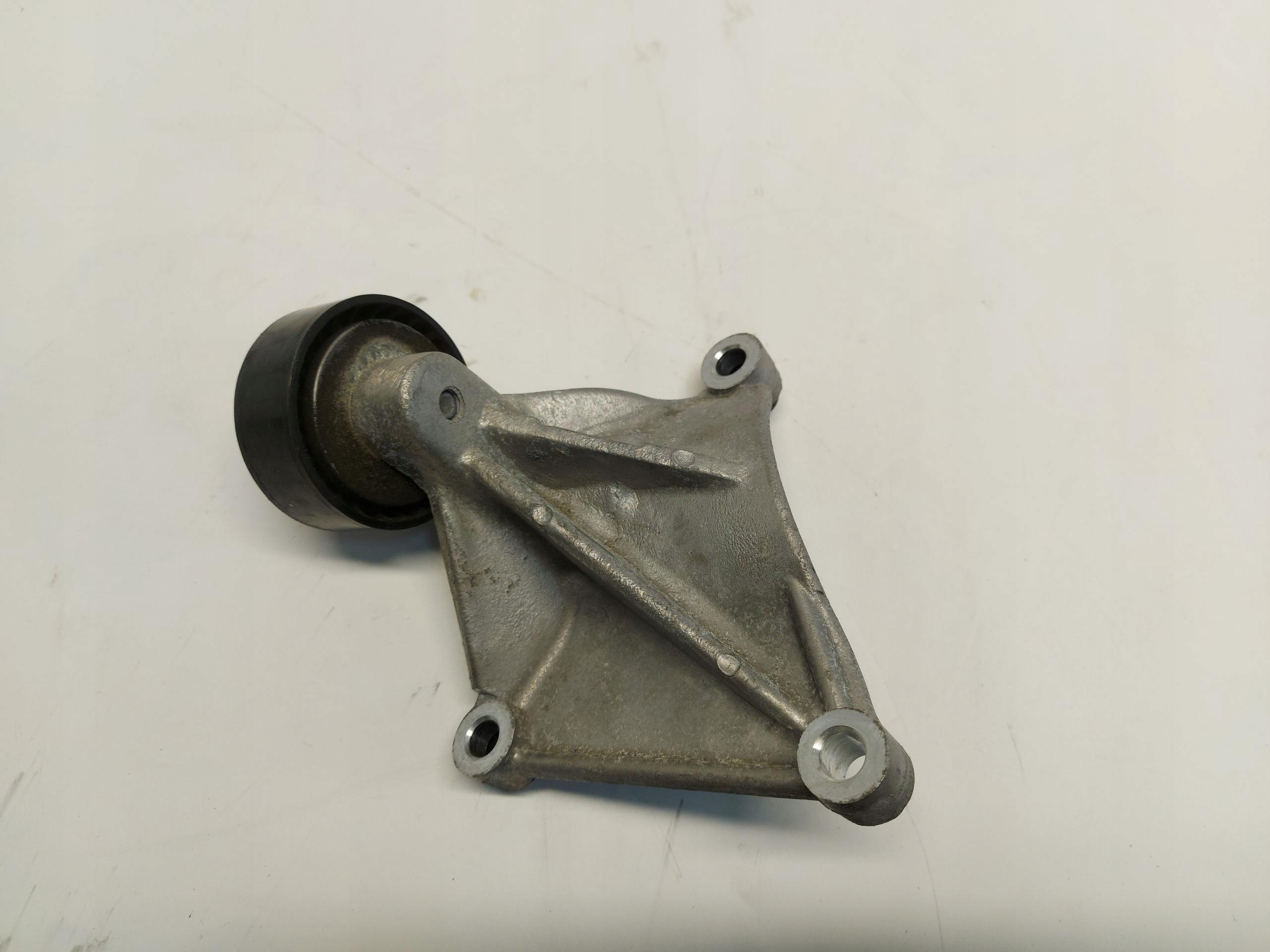 MG ZS 1.5B roll prowadzaca holder 10099448