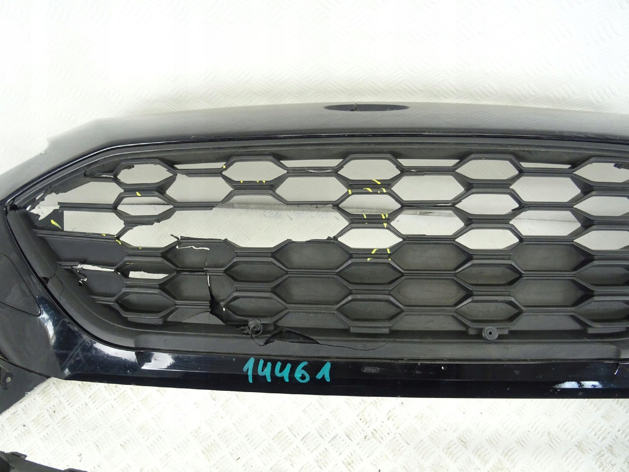 Ford Focus MK4 ST LINE 18- nárazník predok predný