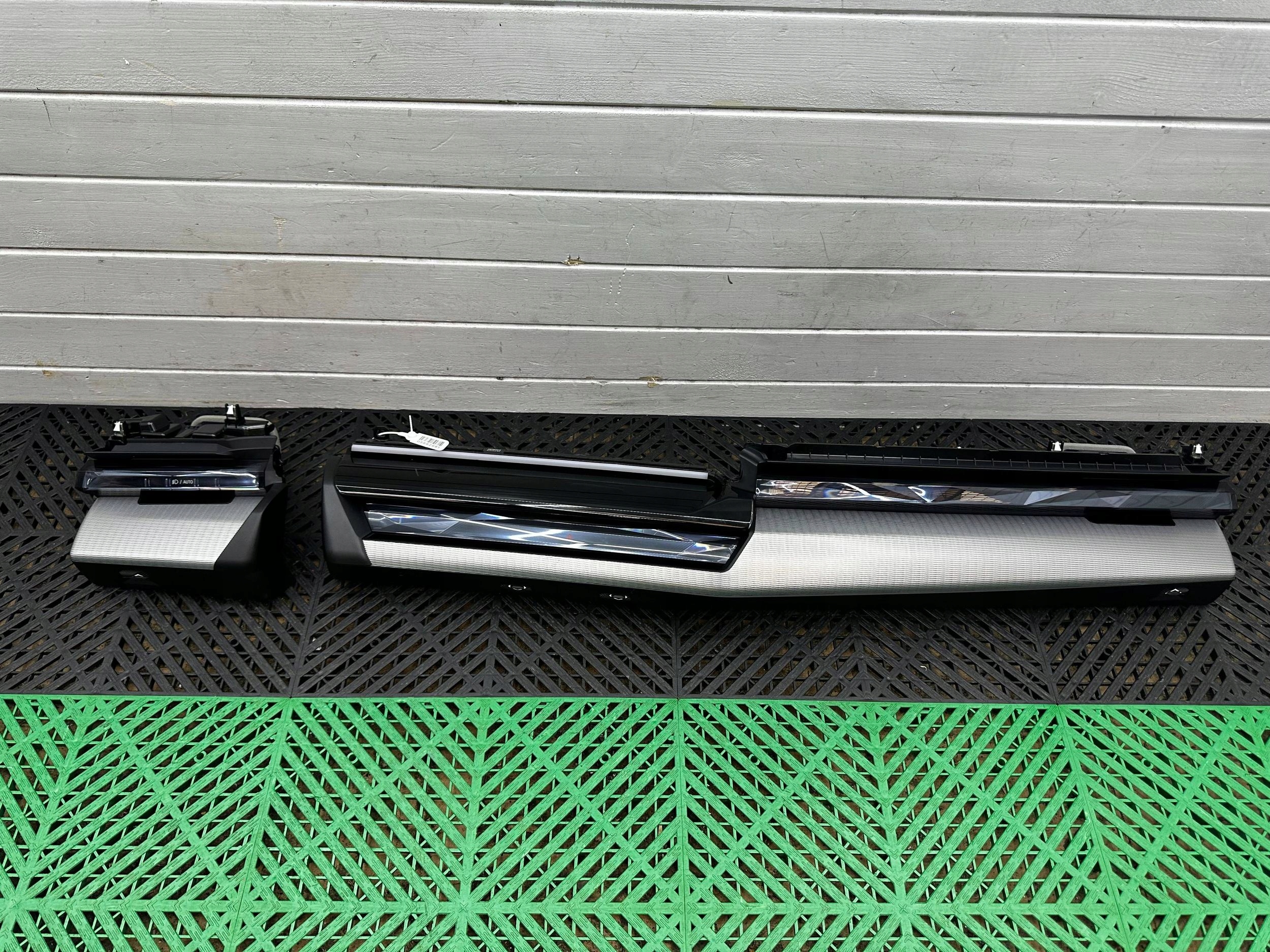 decorative trim of the dashboard BMW 5 G60 G61